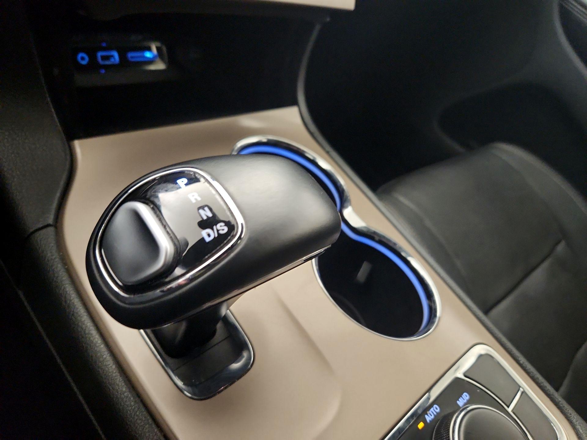 Thumbnail: 2015 Jeep Grand Cherokee - 17