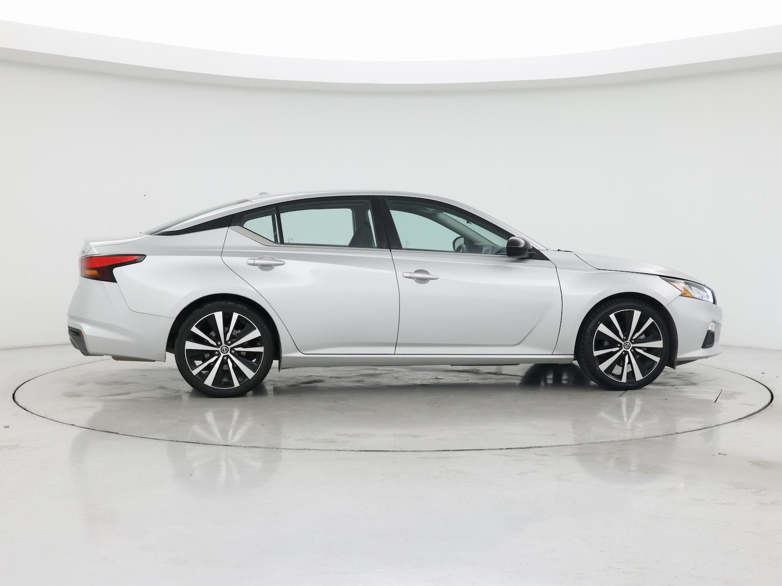 2021 Nissan Altima SR - Photo 8