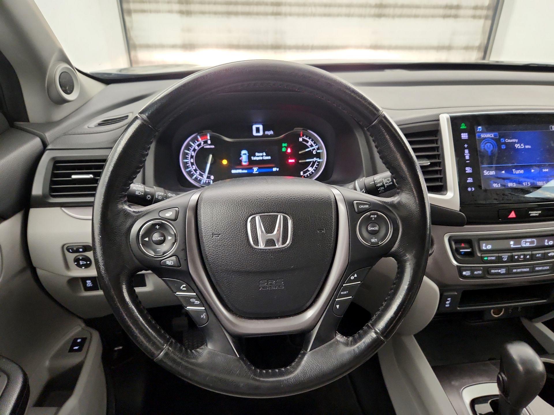 Thumbnail: 2016 Honda Pilot - 10