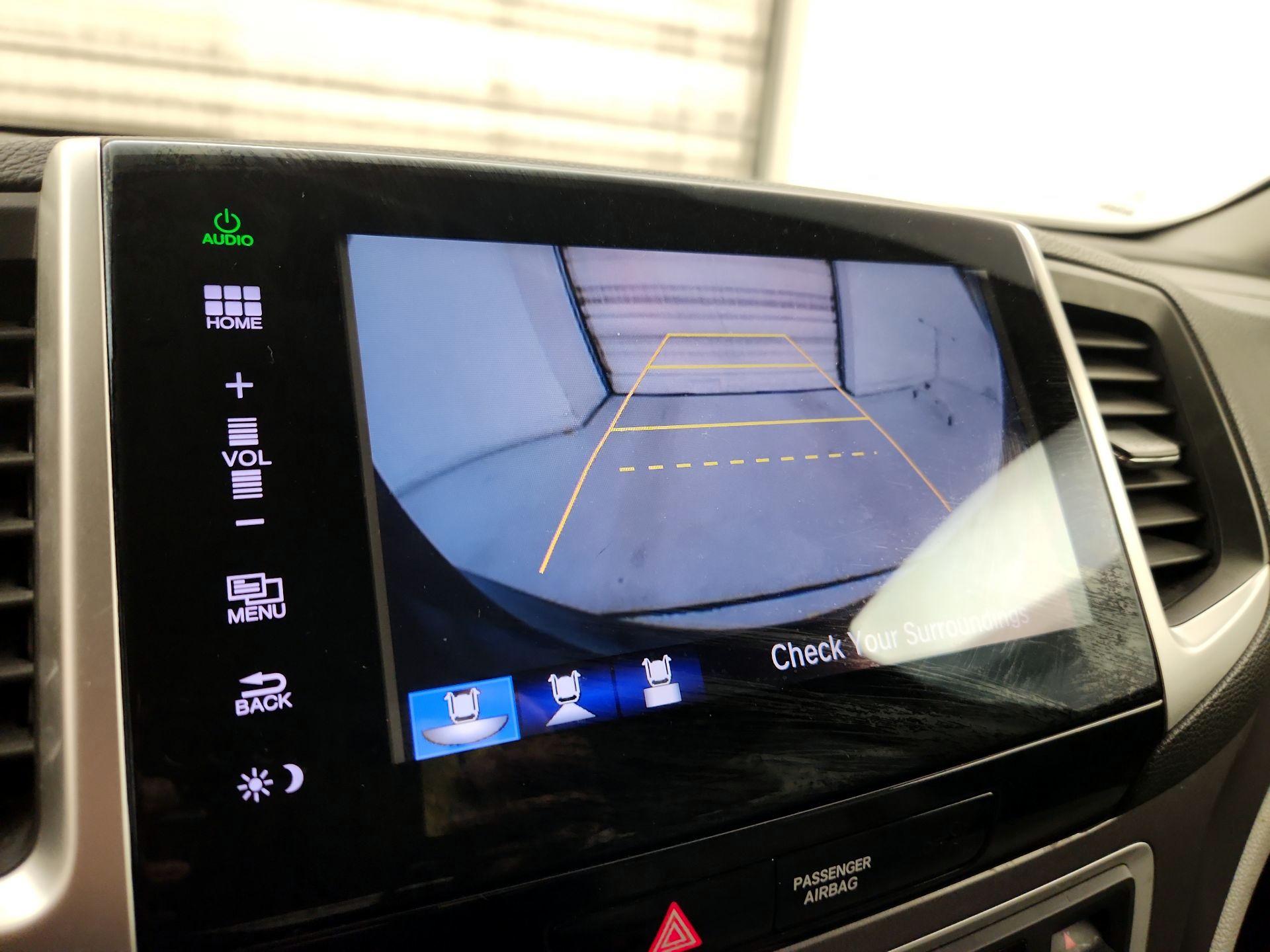 Thumbnail: 2016 Honda Pilot - 14