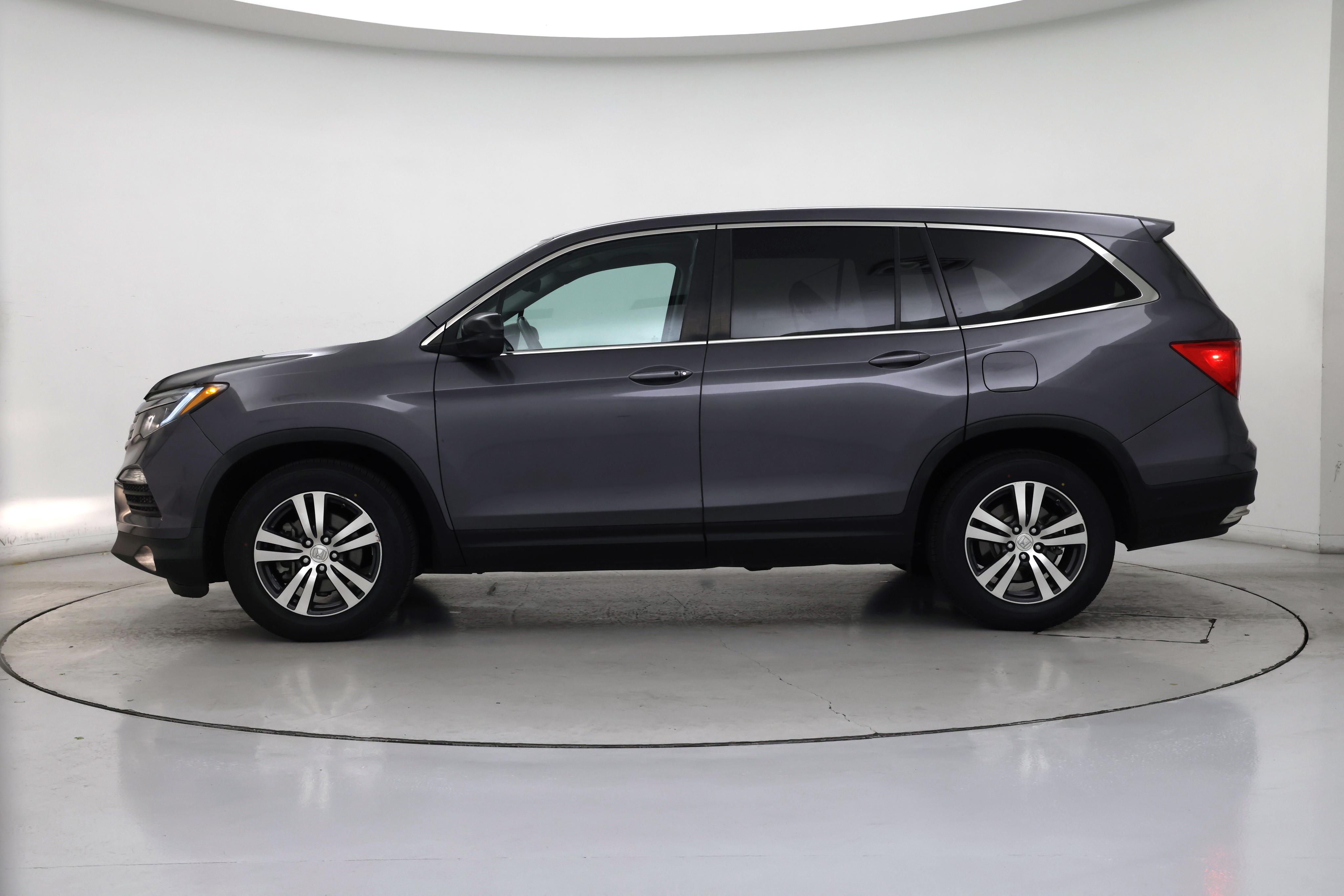 Thumbnail: 2016 Honda Pilot - 3