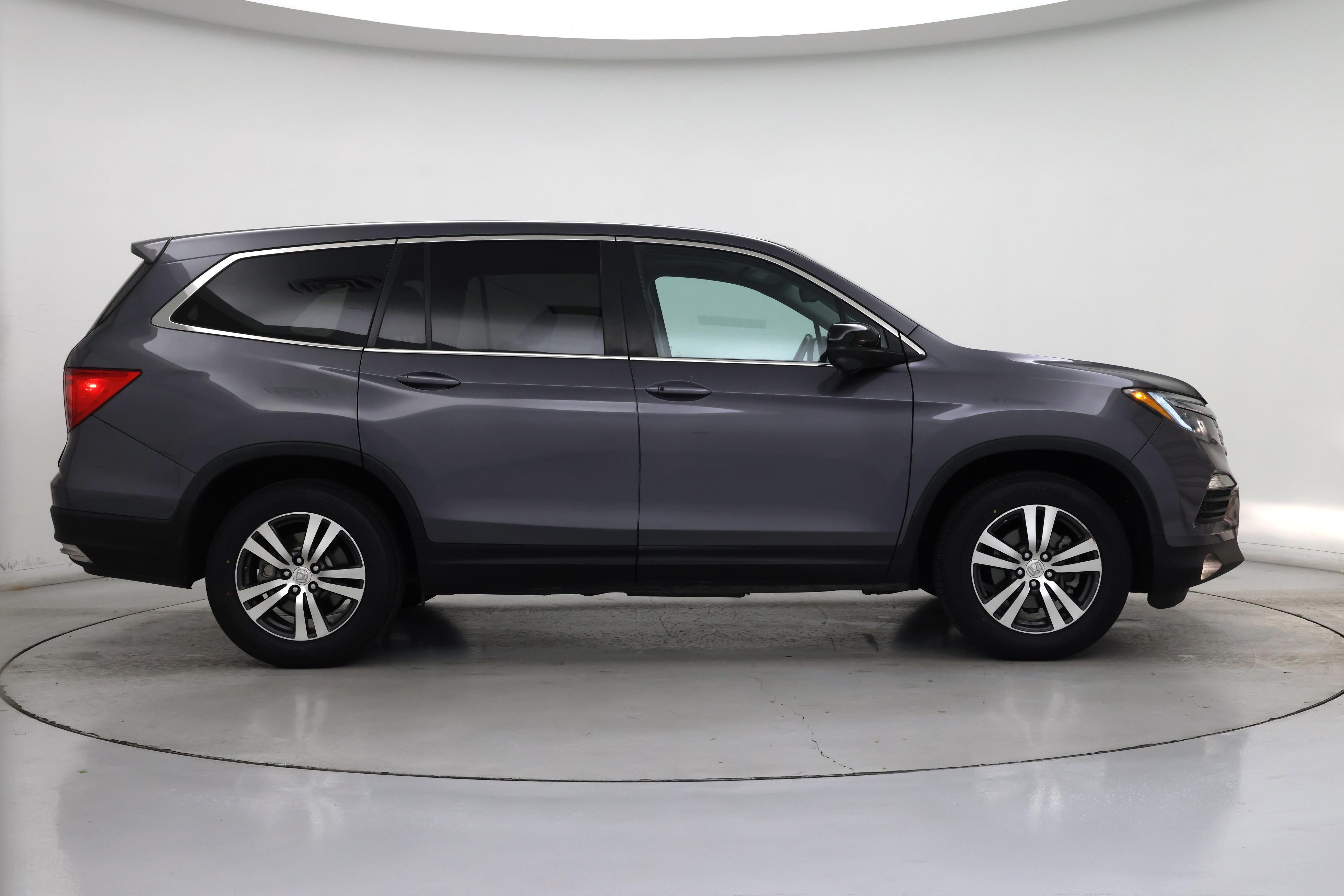 Thumbnail: 2016 Honda Pilot - 7