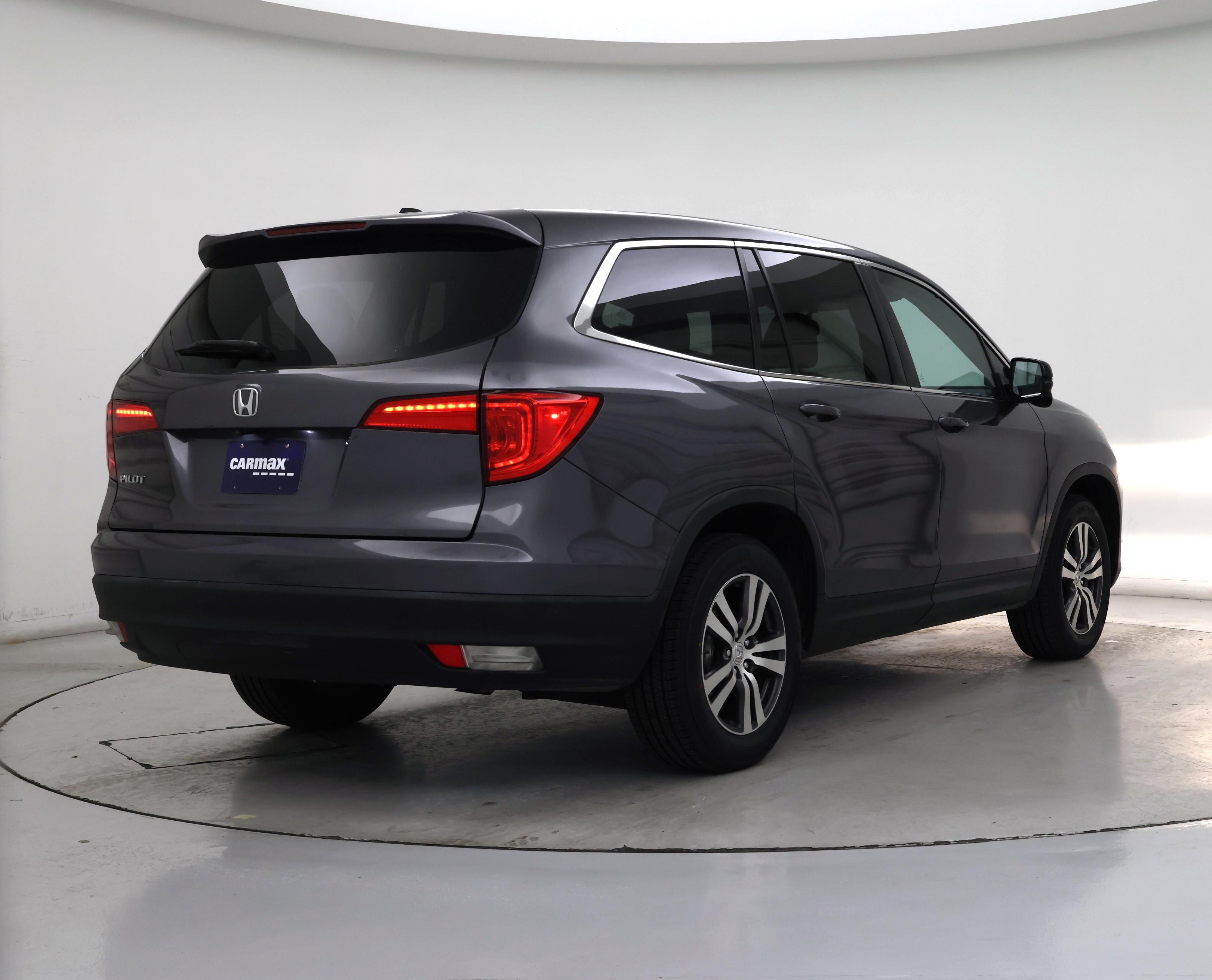 Thumbnail: 2016 Honda Pilot - 8