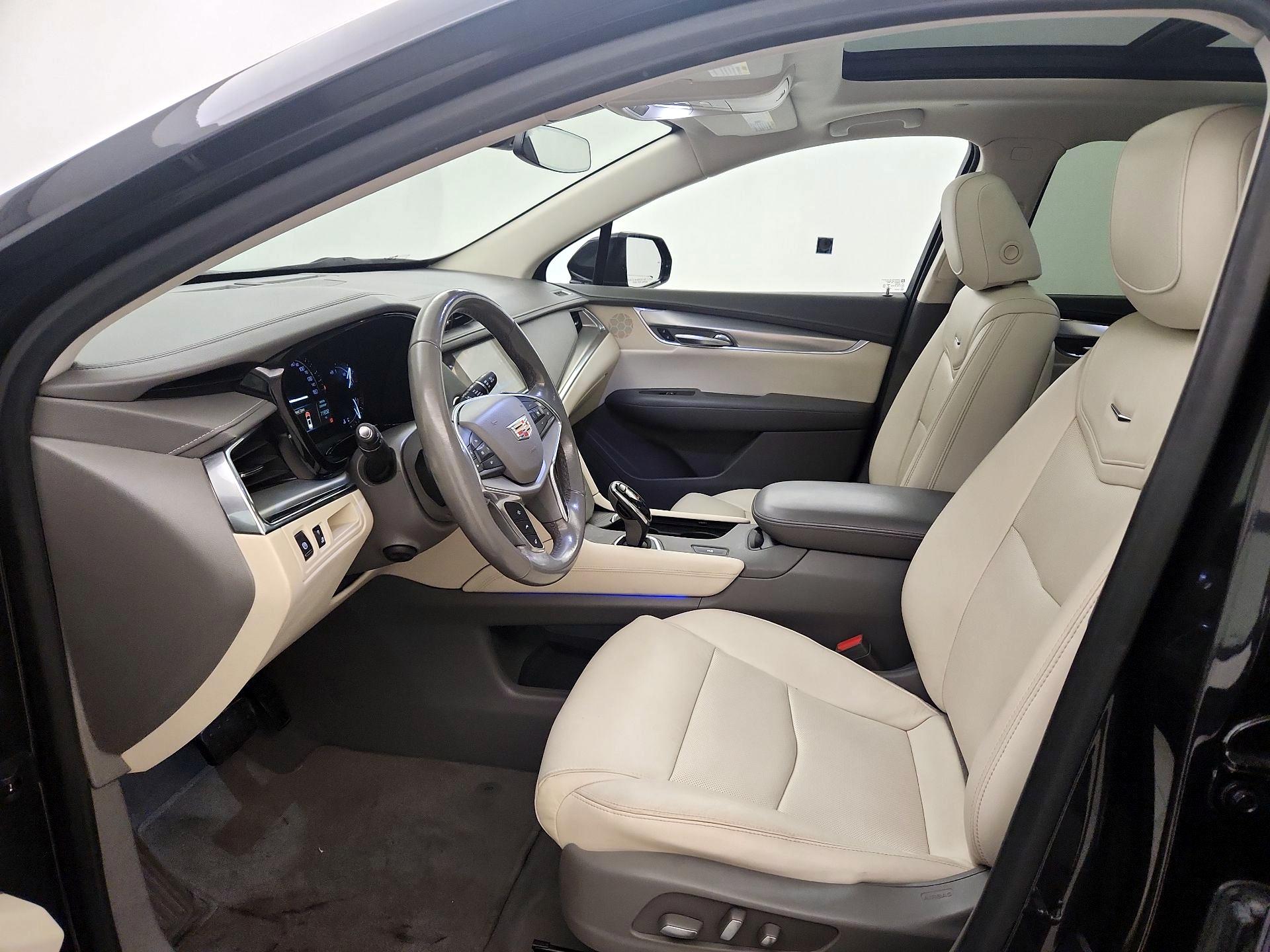 Thumbnail: 2019 Cadillac XT5 - 11
