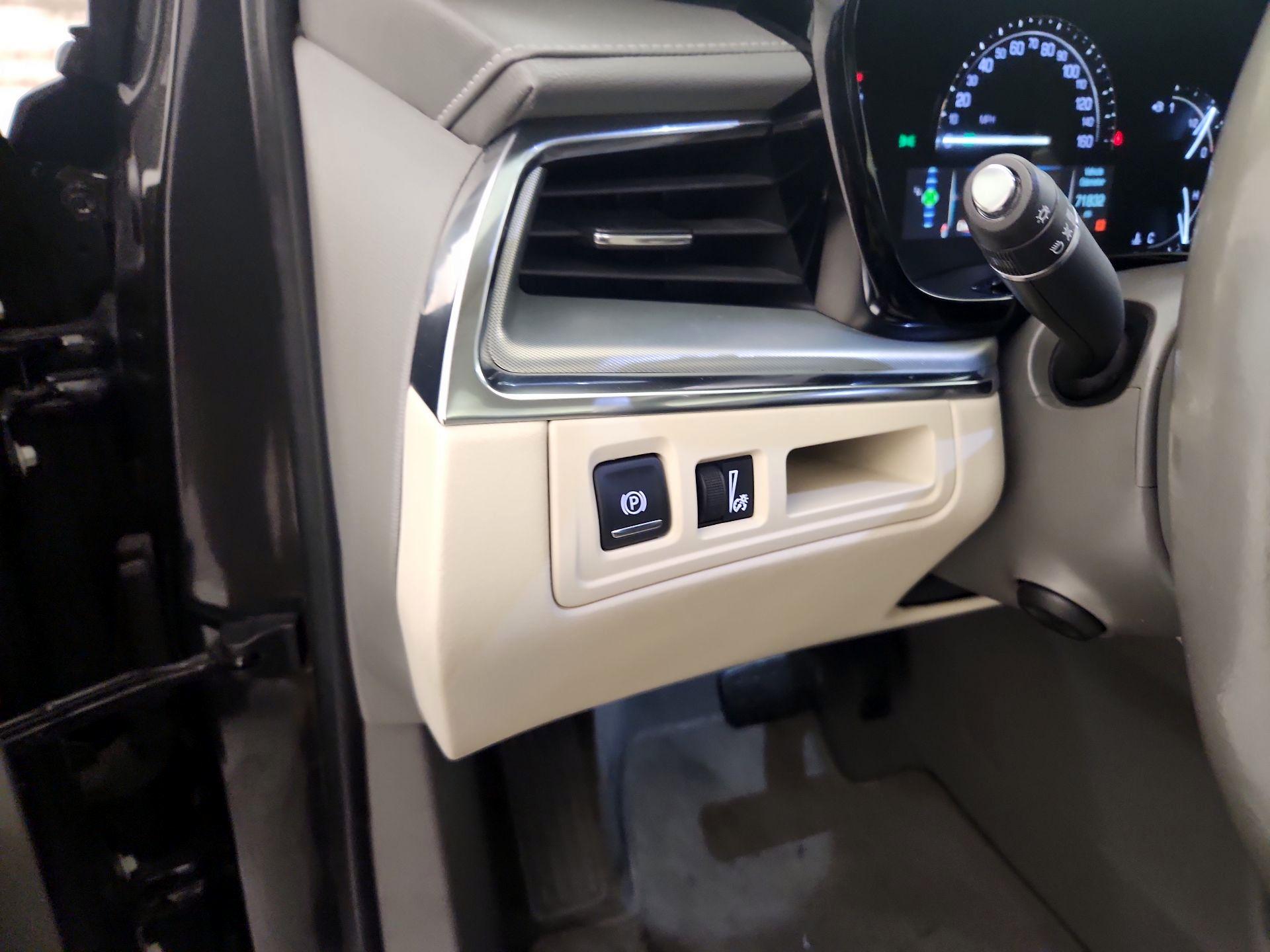 Thumbnail: 2019 Cadillac XT5 - 13