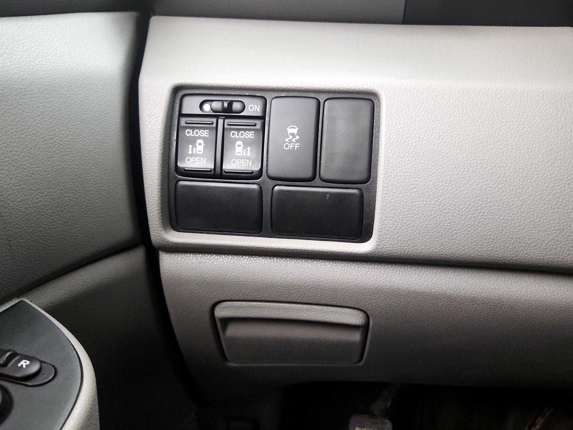 Thumbnail: 2015 Honda Odyssey - 13