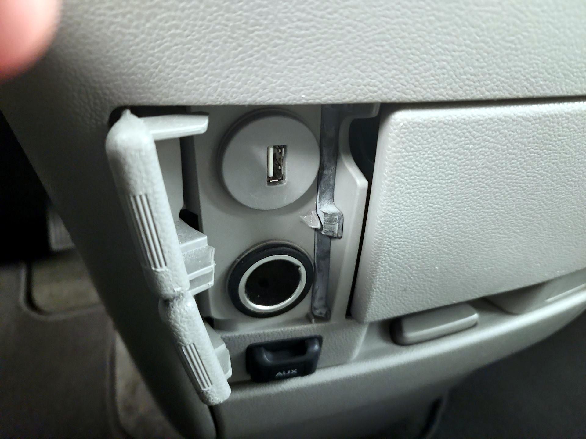 Thumbnail: 2015 Honda Odyssey - 18