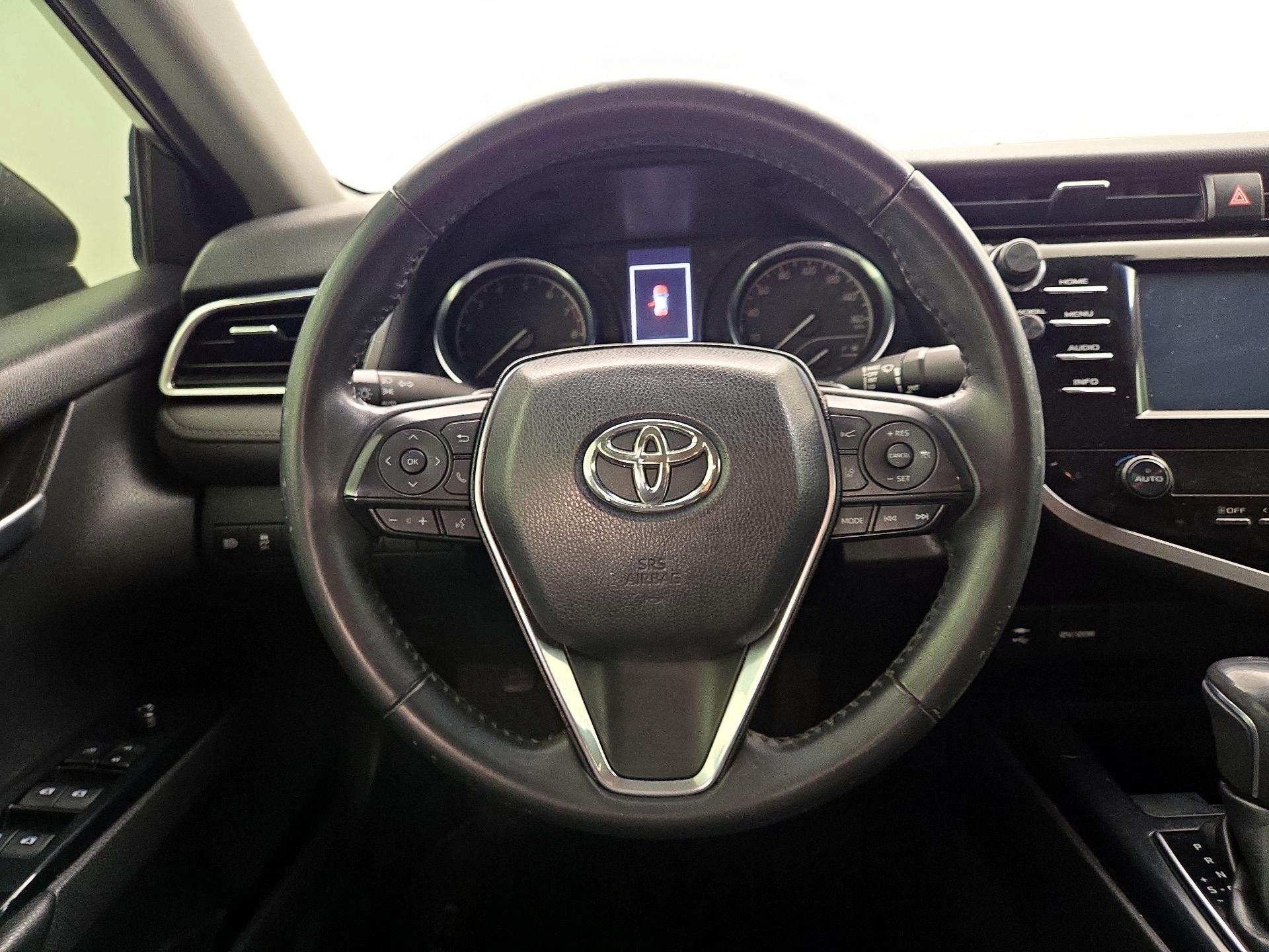 Thumbnail: 2018 Toyota Camry - 10