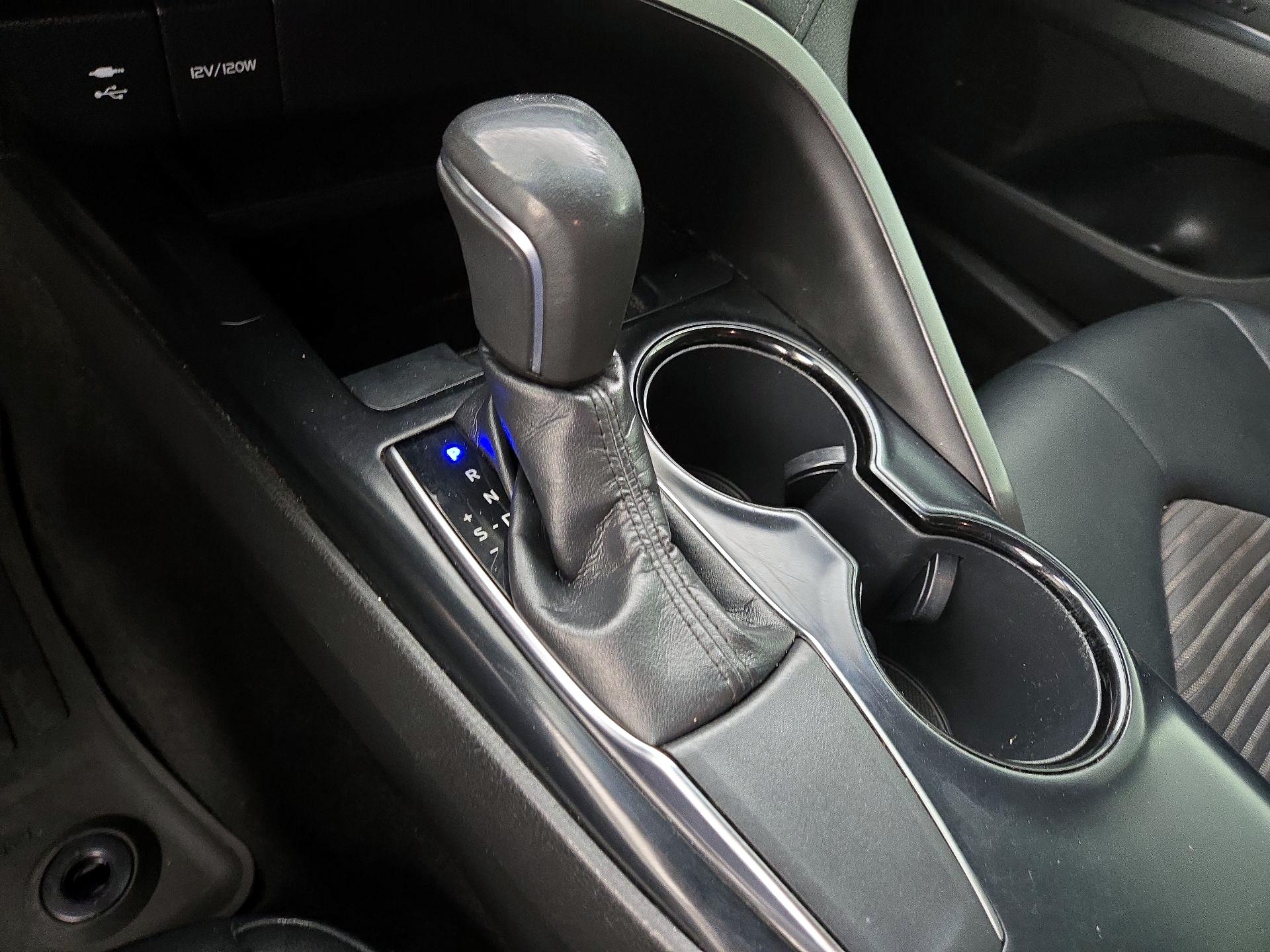 Thumbnail: 2018 Toyota Camry - 17