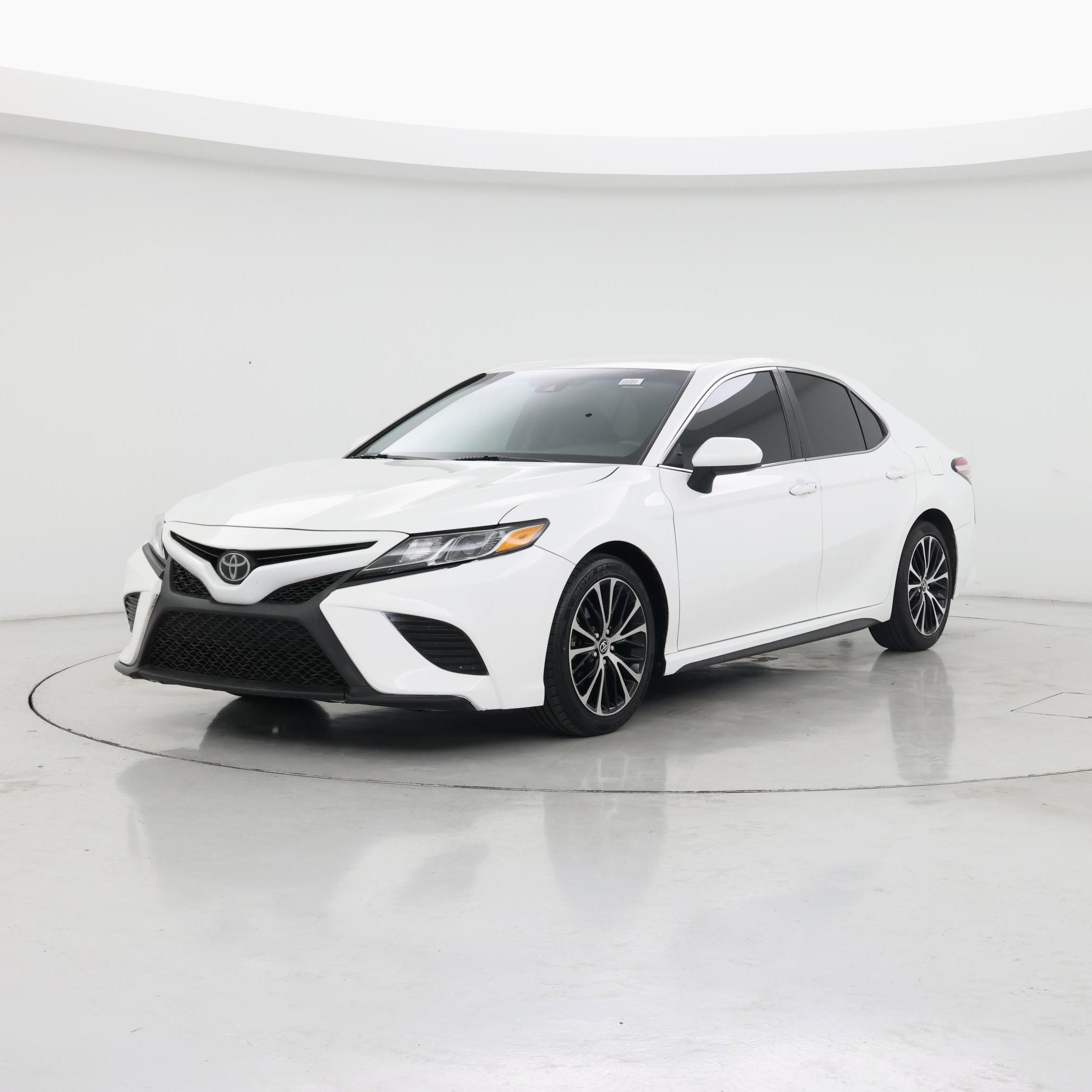 Thumbnail: 2018 Toyota Camry - 4