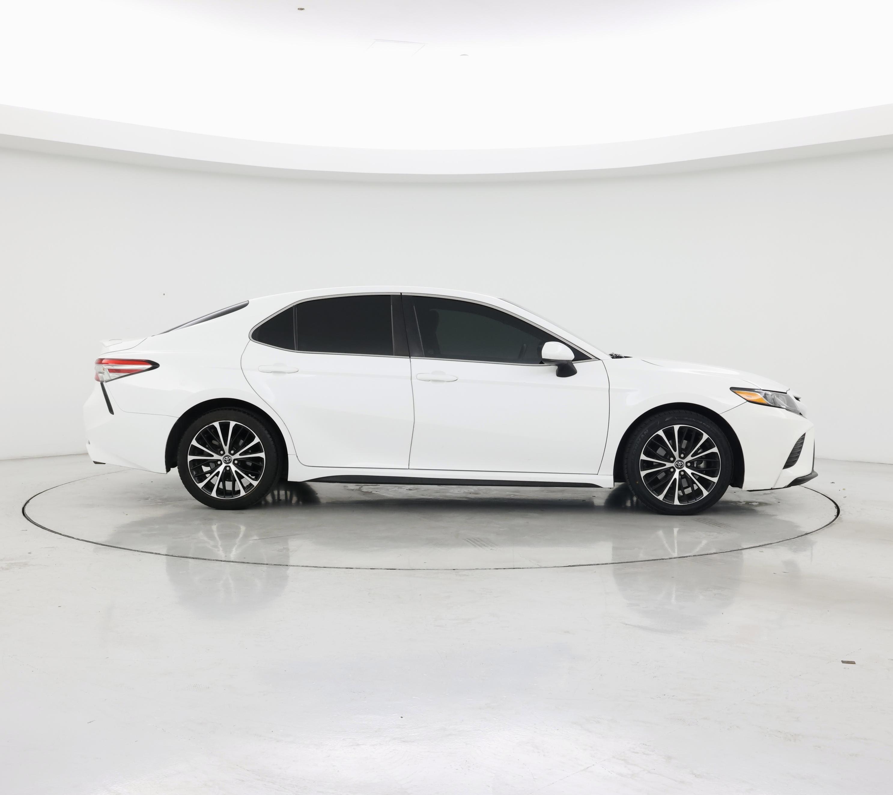 Thumbnail: 2018 Toyota Camry - 7