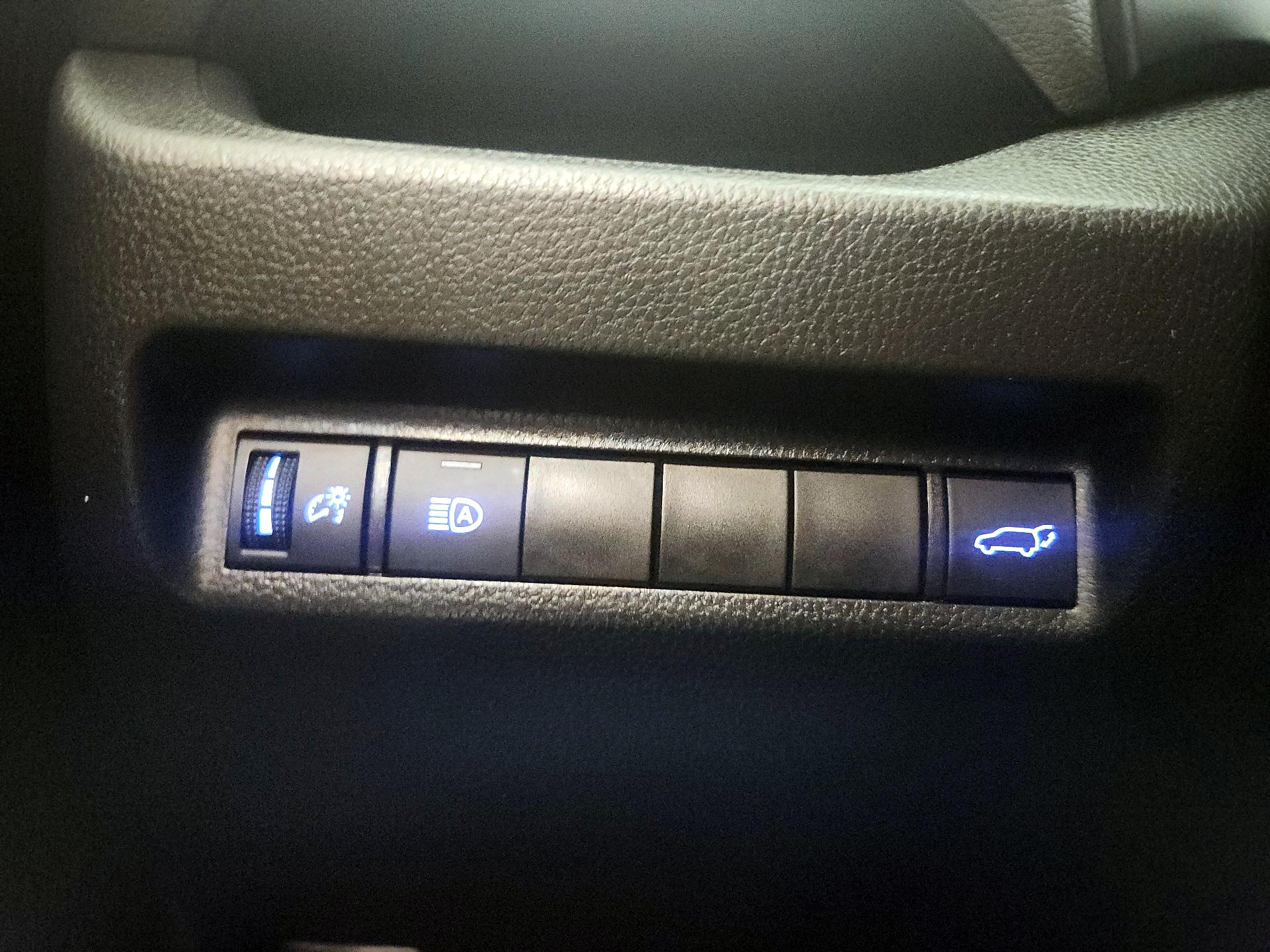 Thumbnail: 2021 Toyota RAV4 - 13
