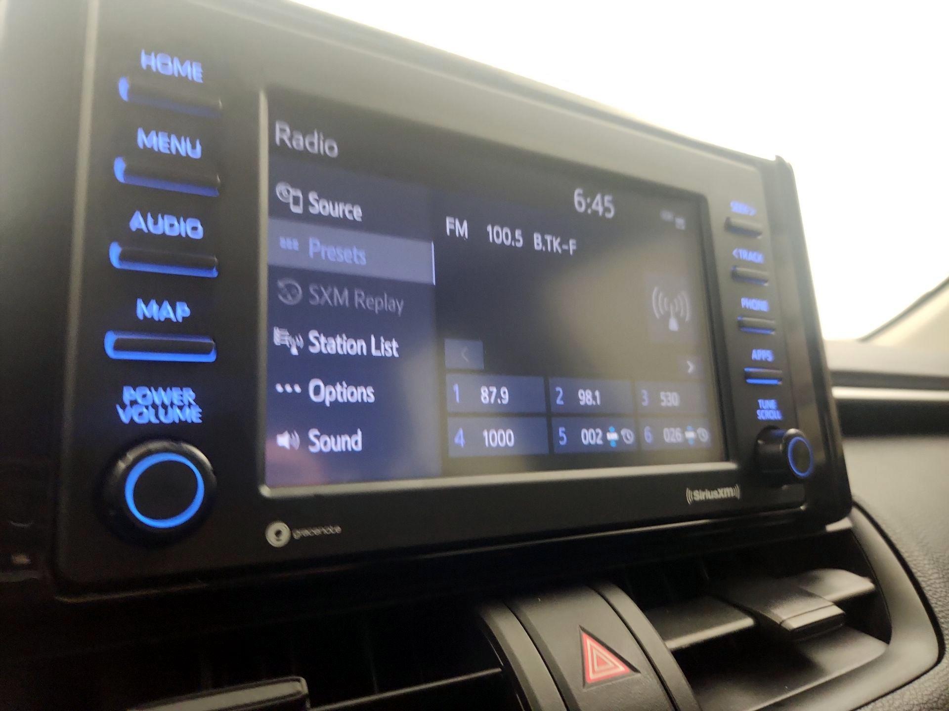 Thumbnail: 2021 Toyota RAV4 - 15