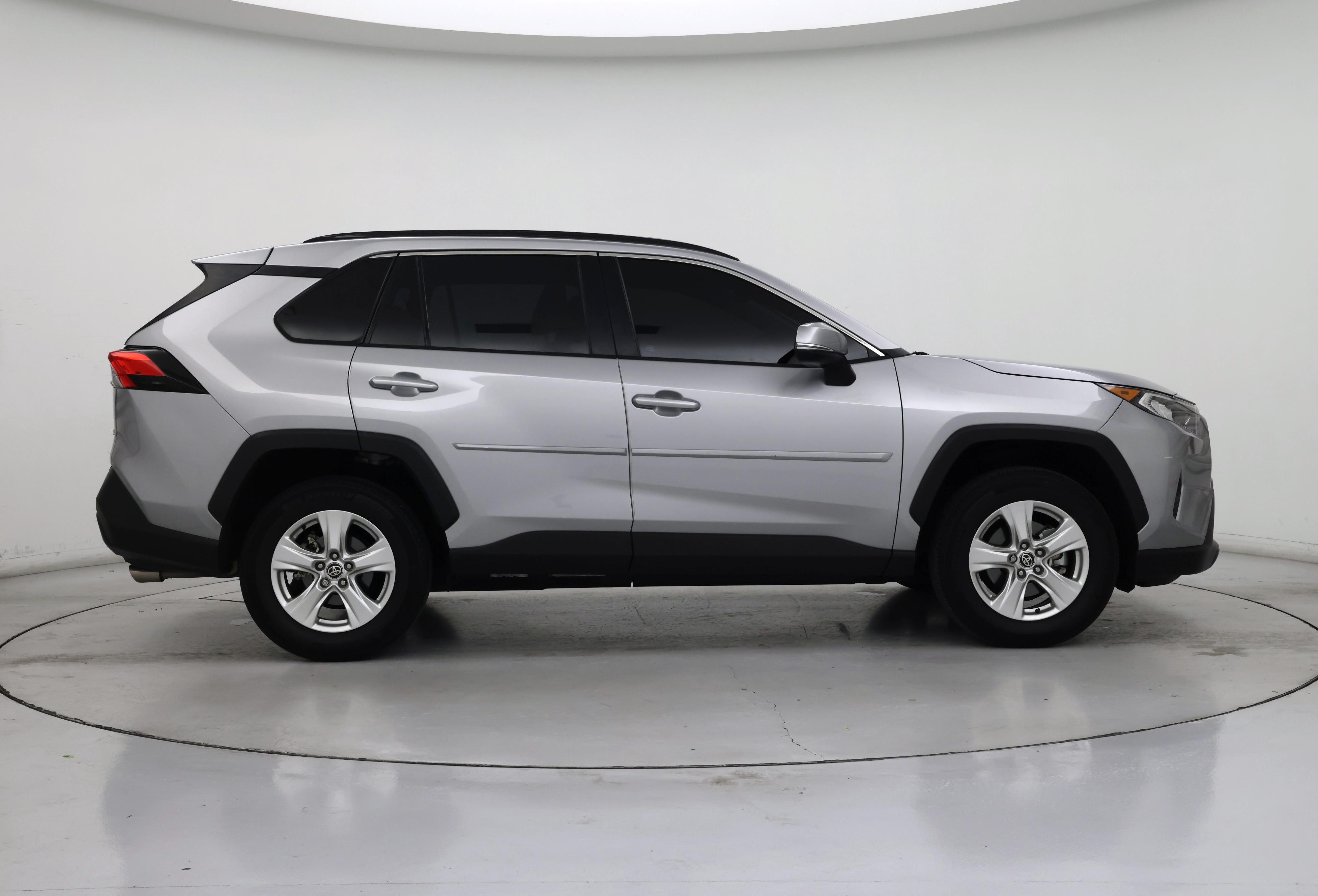 Thumbnail: 2021 Toyota RAV4 - 7