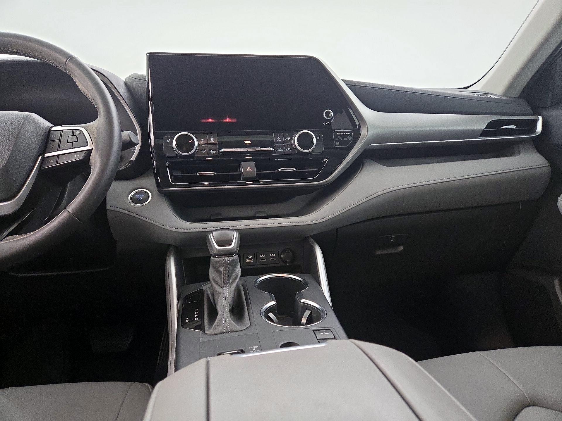 Thumbnail: 2025 Toyota Highlander - 9