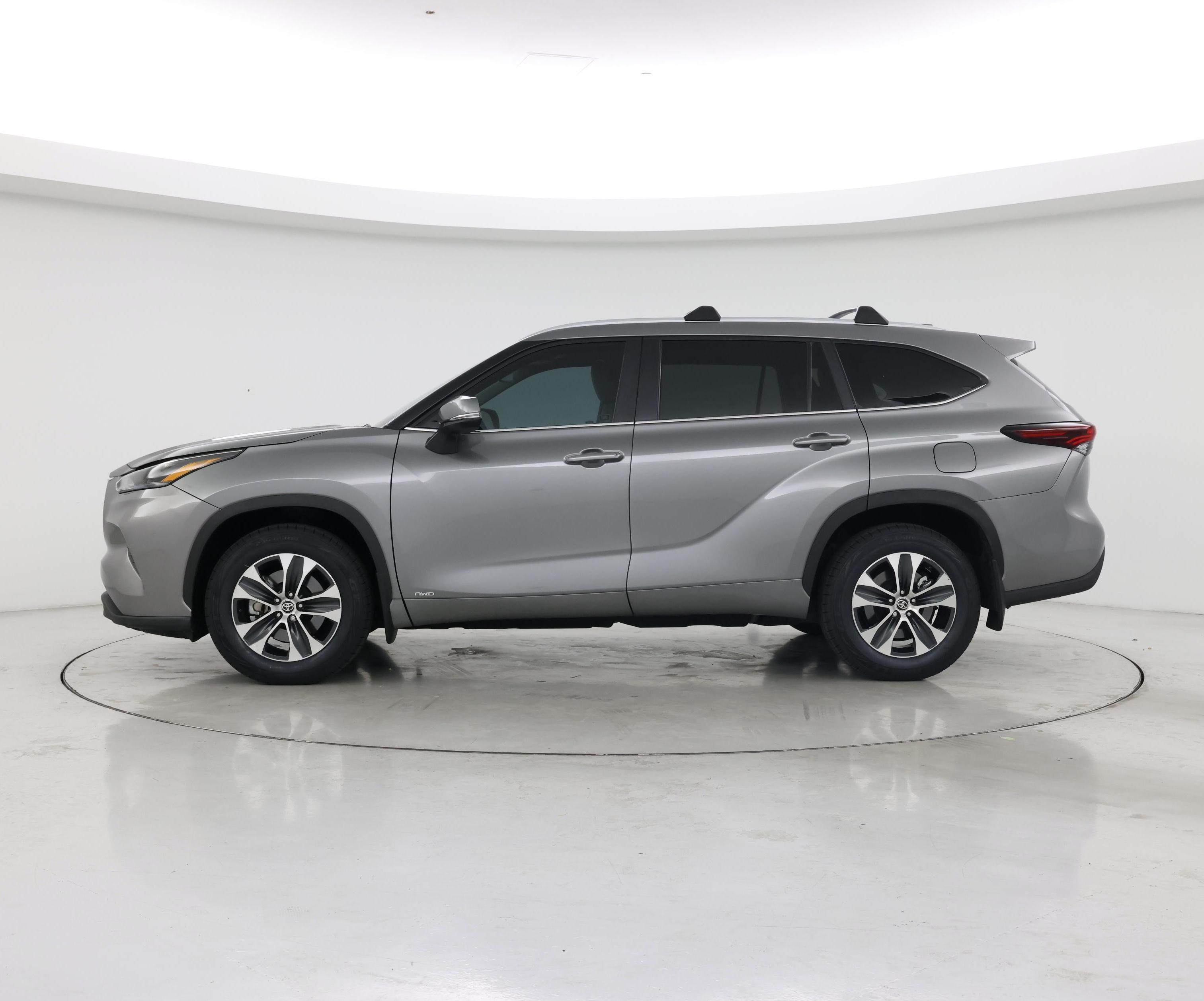 Thumbnail: 2025 Toyota Highlander - 3