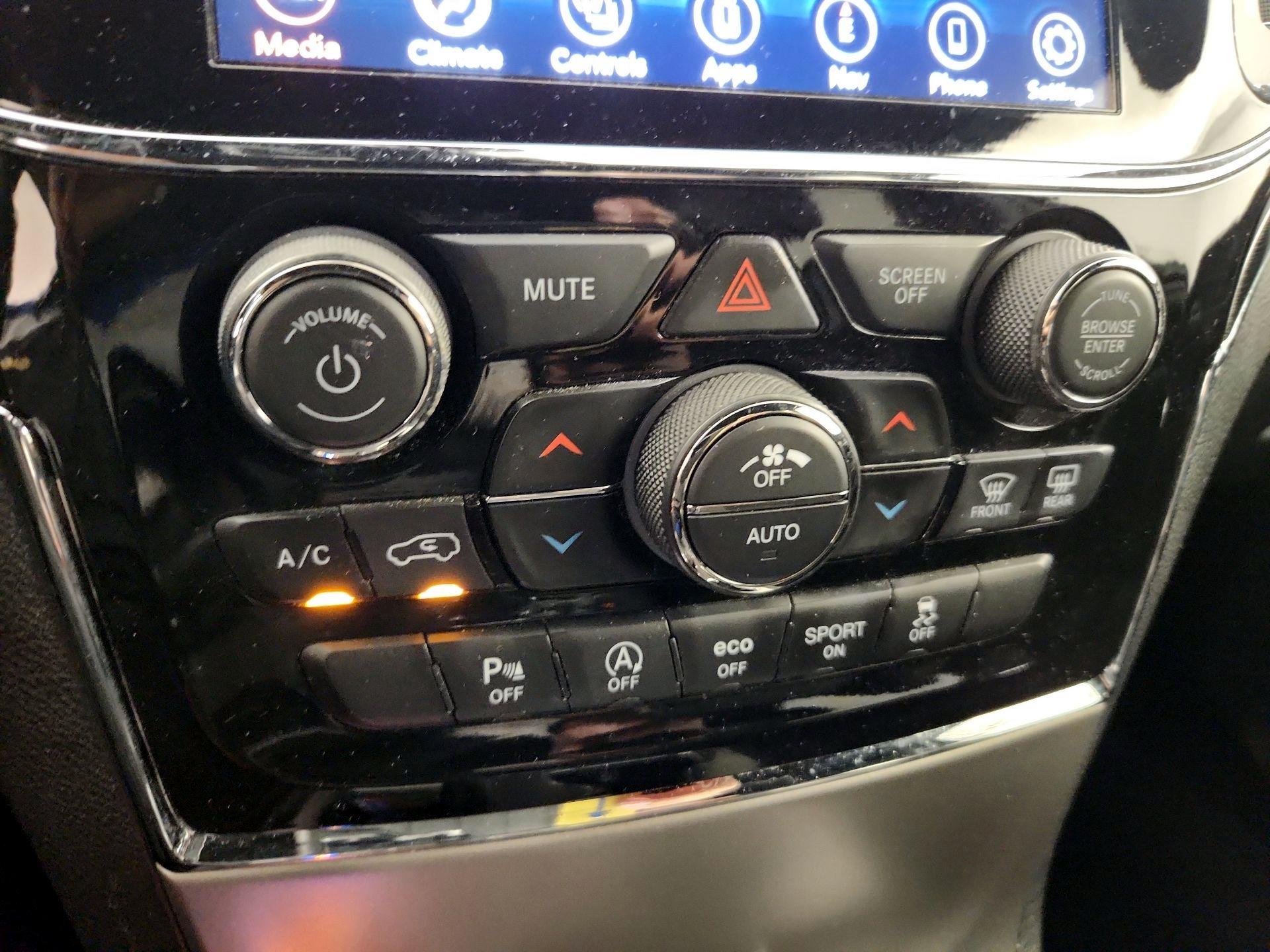 Thumbnail: 2021 Jeep Grand Cherokee - 16