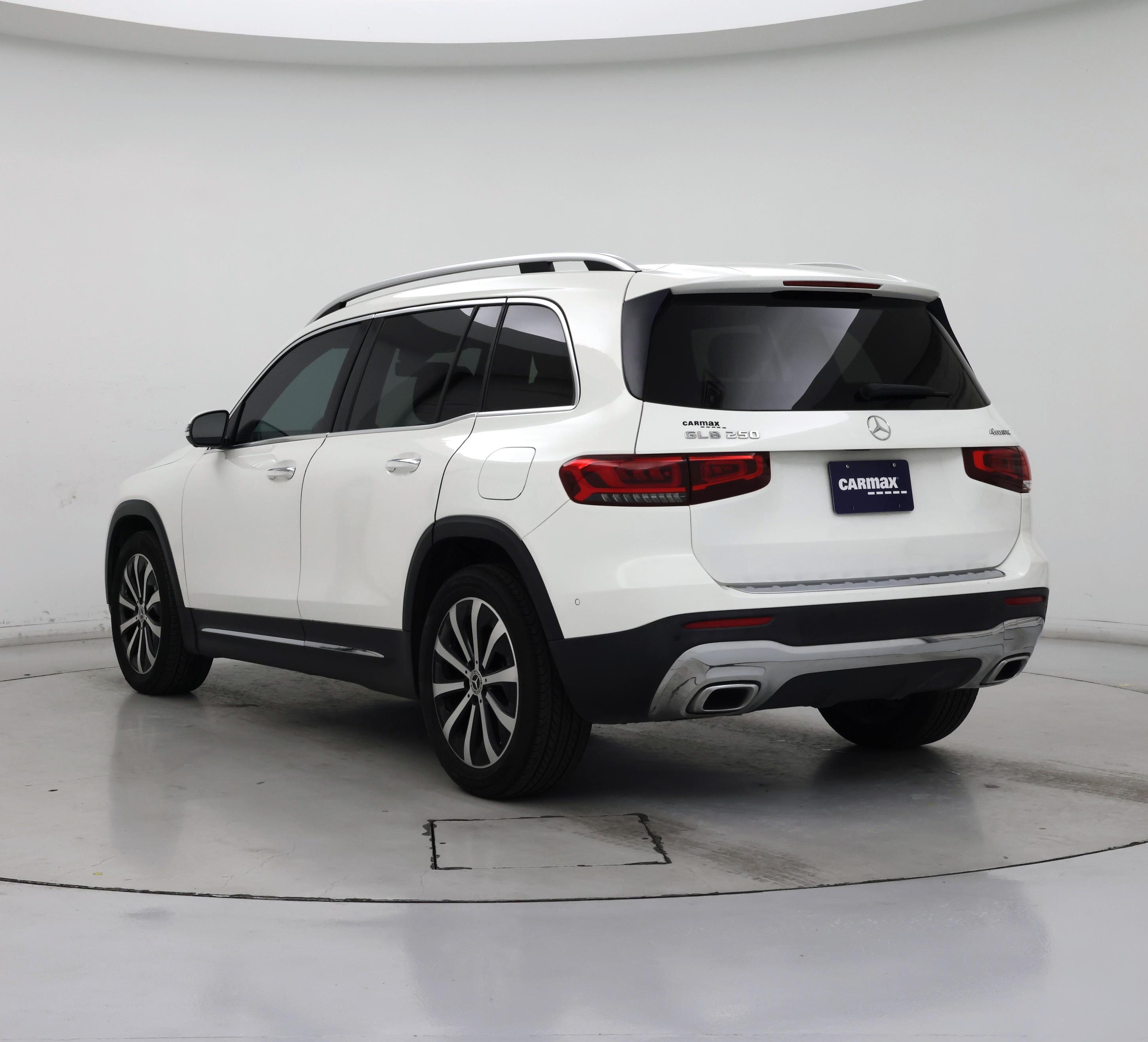 Thumbnail: 2021 Mercedes-Benz GLB - 2