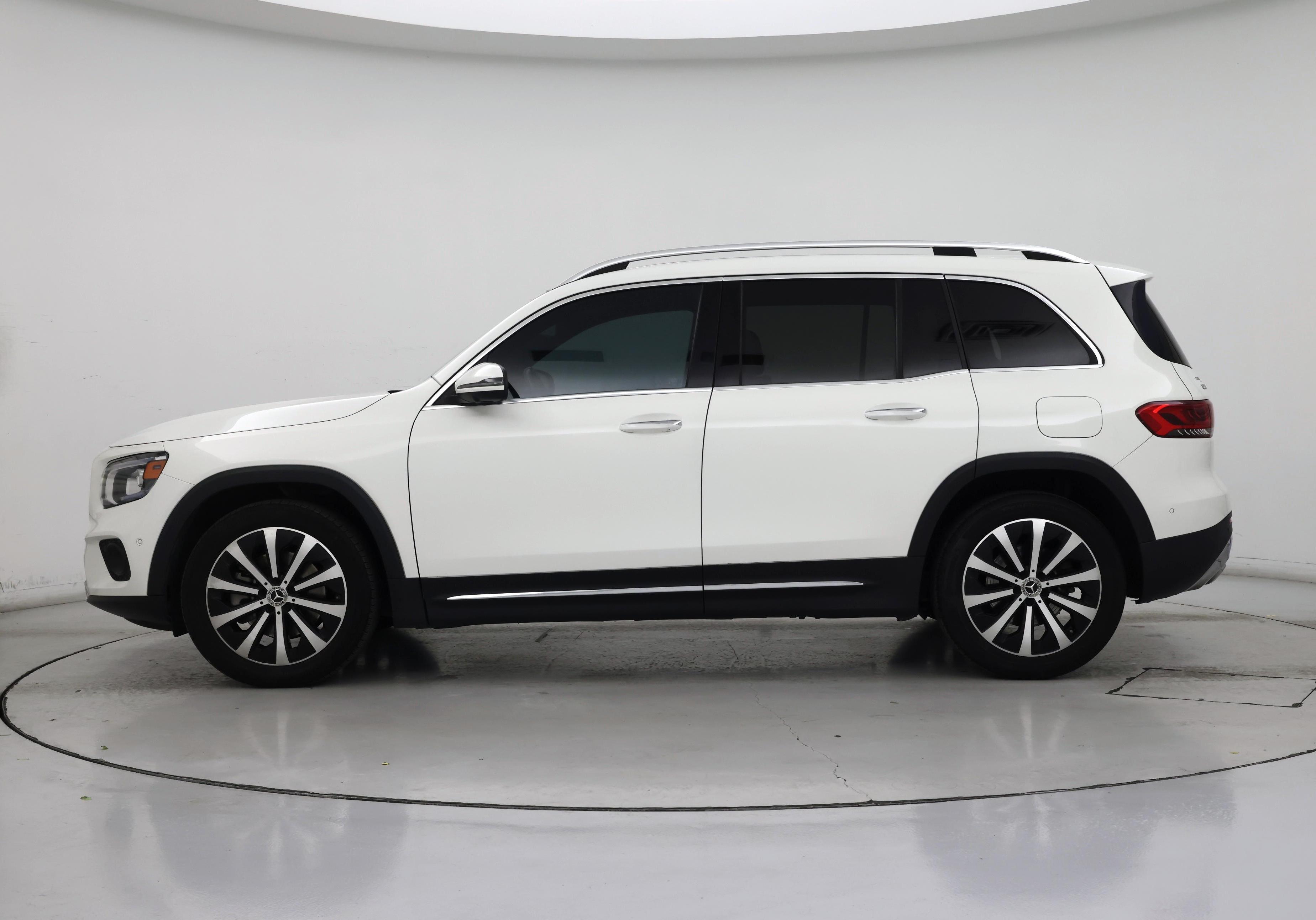 Thumbnail: 2021 Mercedes-Benz GLB - 3