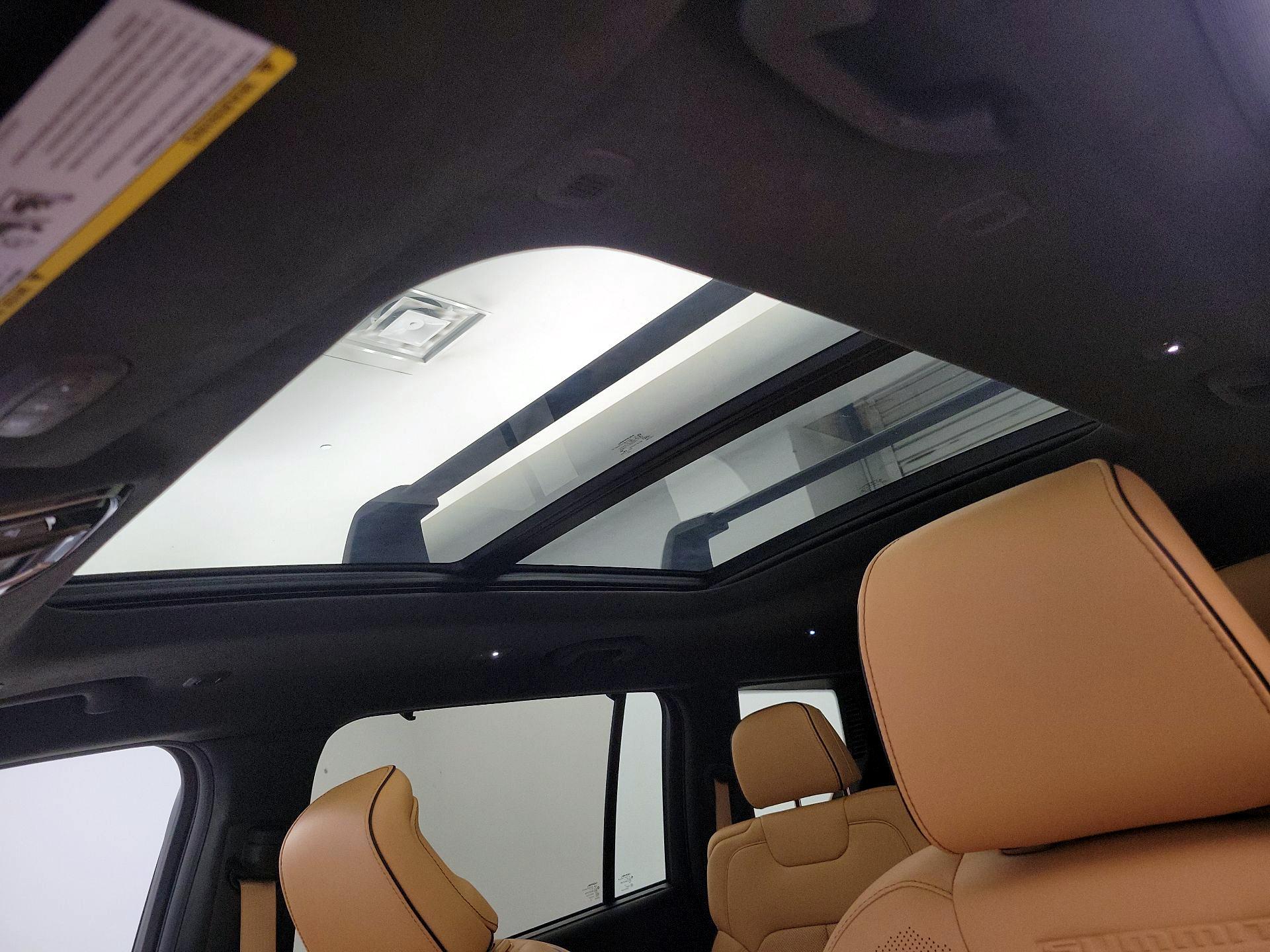 Thumbnail: 2021 Jeep Grand Cherokee L - 20