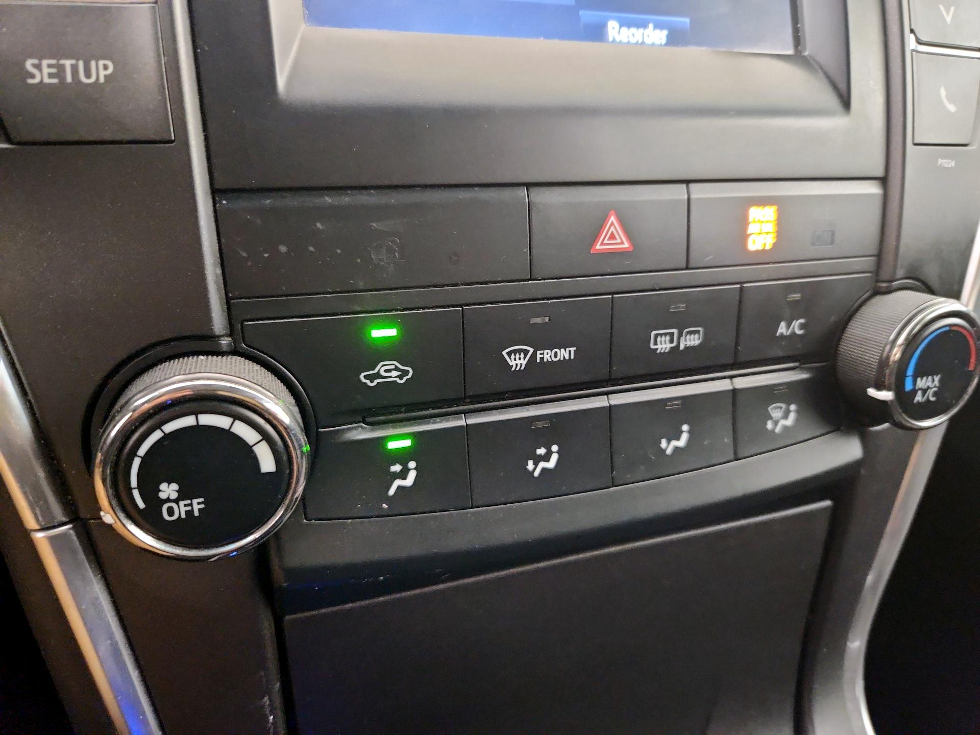 Thumbnail: 2016 Toyota Camry - 16