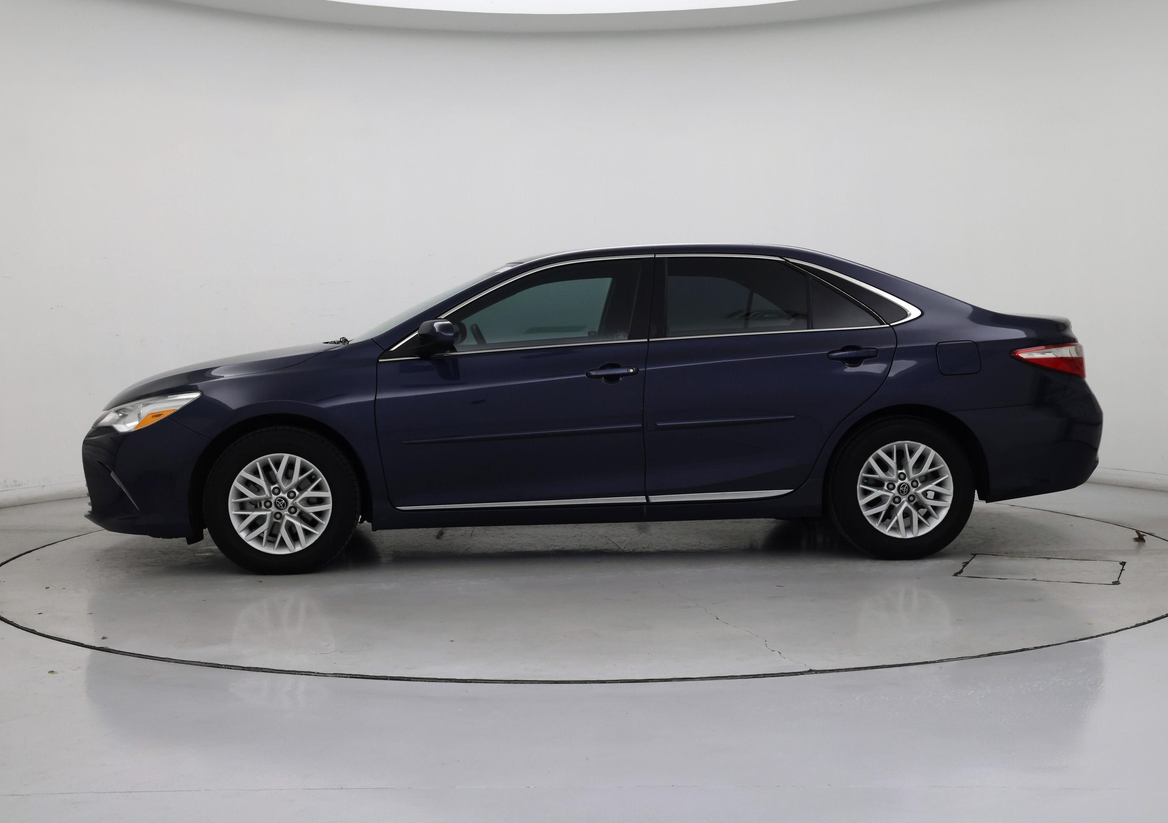 Thumbnail: 2016 Toyota Camry - 3