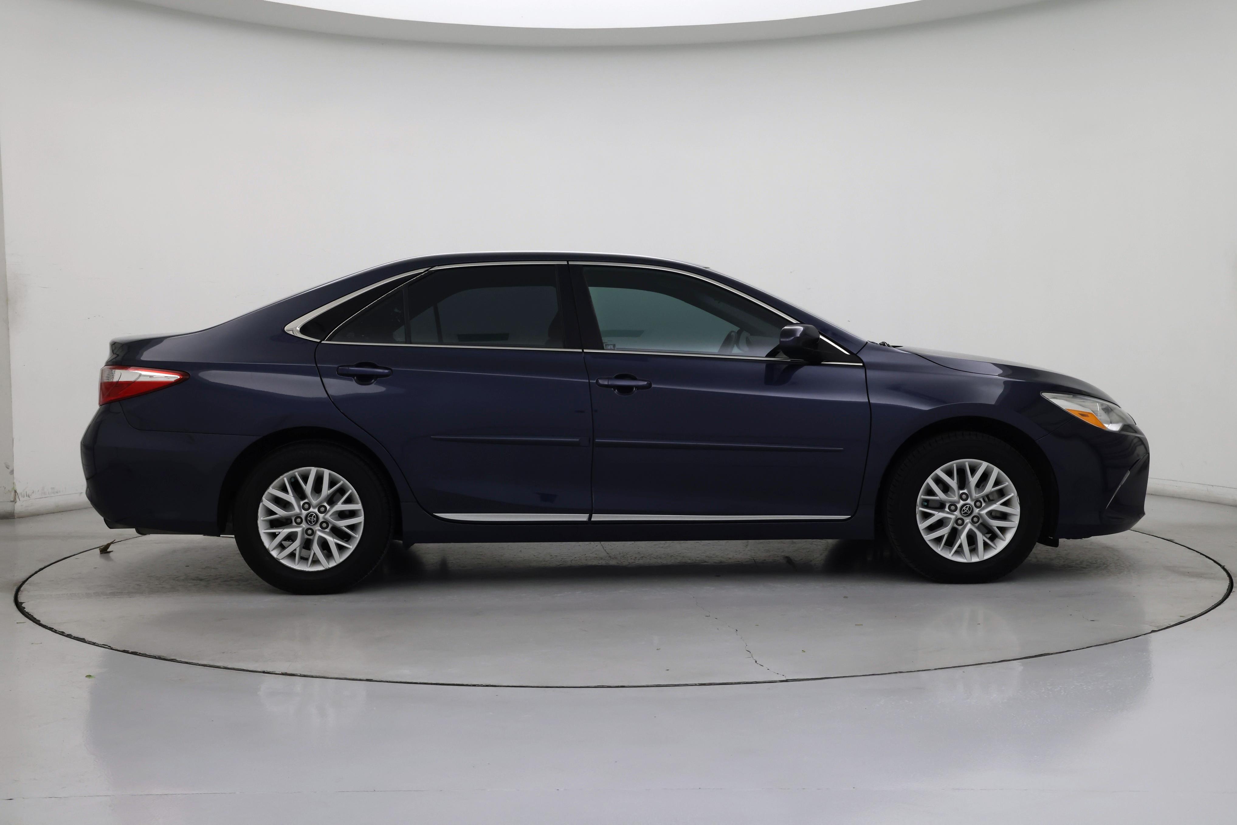 Thumbnail: 2016 Toyota Camry - 7
