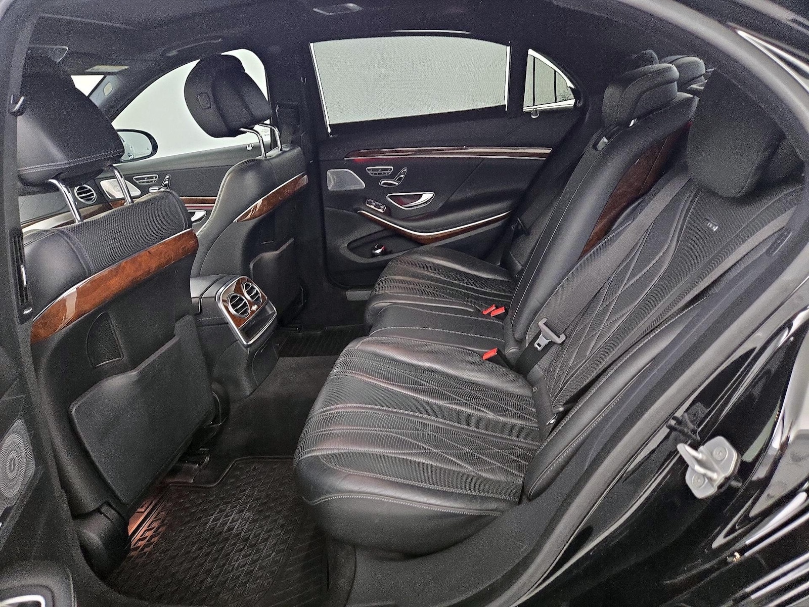 Rear A/C Seat(s)
