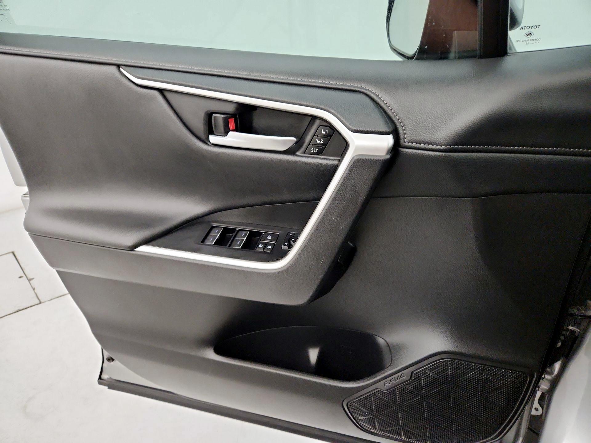 Thumbnail: 2023 Toyota RAV4 - 12