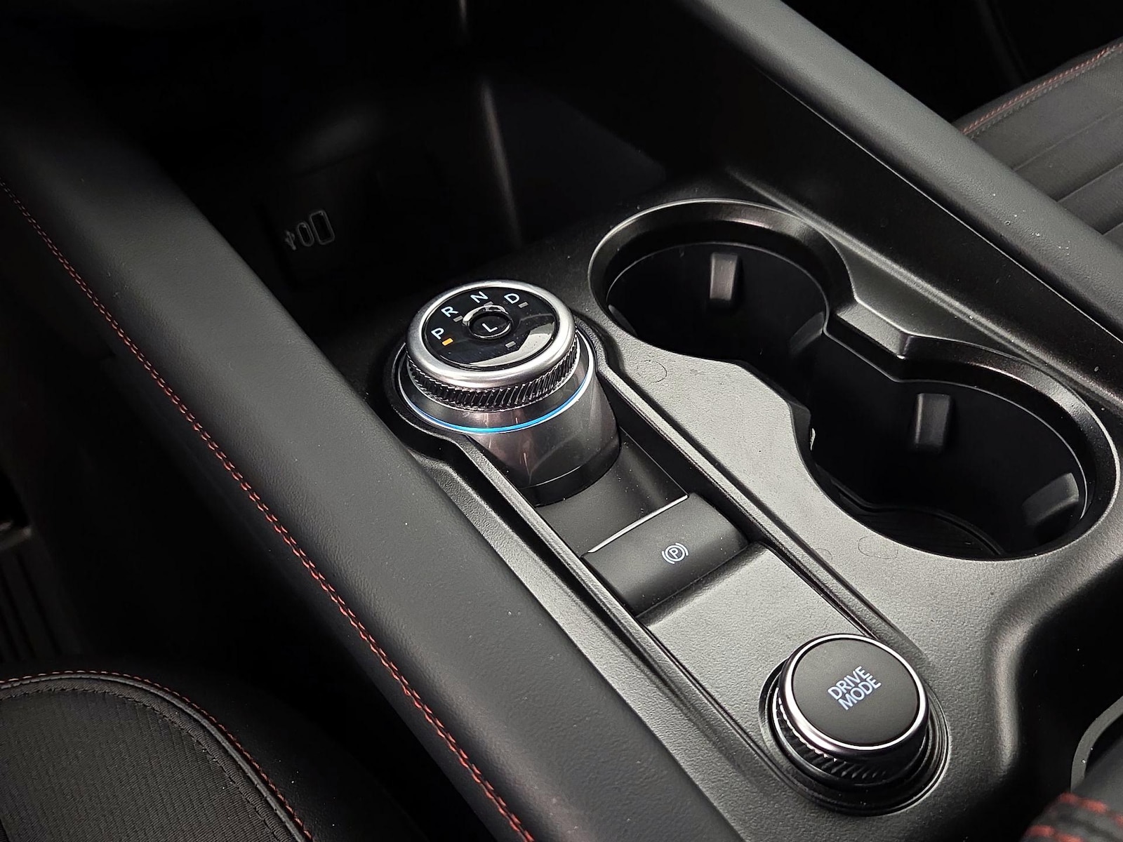2026 Ford Explorer ST-LINE - Photo 18