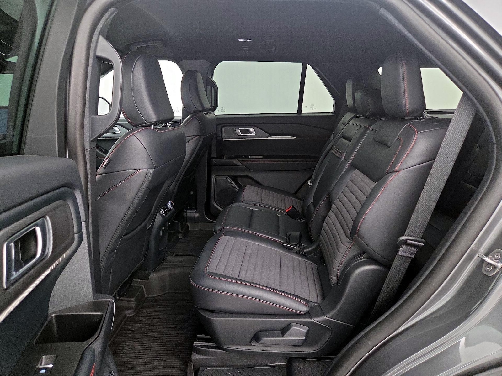 2026 Ford Explorer ST-LINE - Photo 20