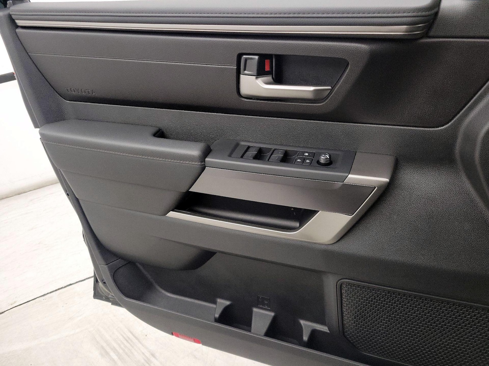 2026 Toyota Tundra SR5 - Photo 13