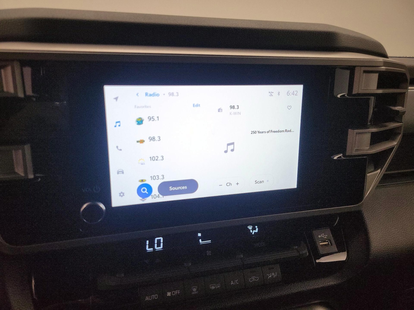 2026 Toyota Tundra SR5 - Photo 16