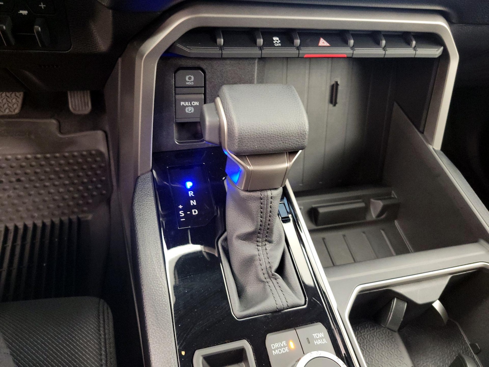 2026 Toyota Tundra SR5 - Photo 18