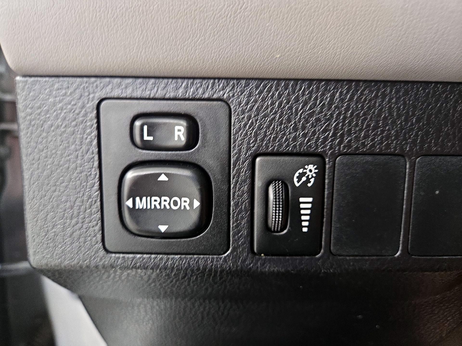 Thumbnail: 2016 Toyota RAV4 - 13