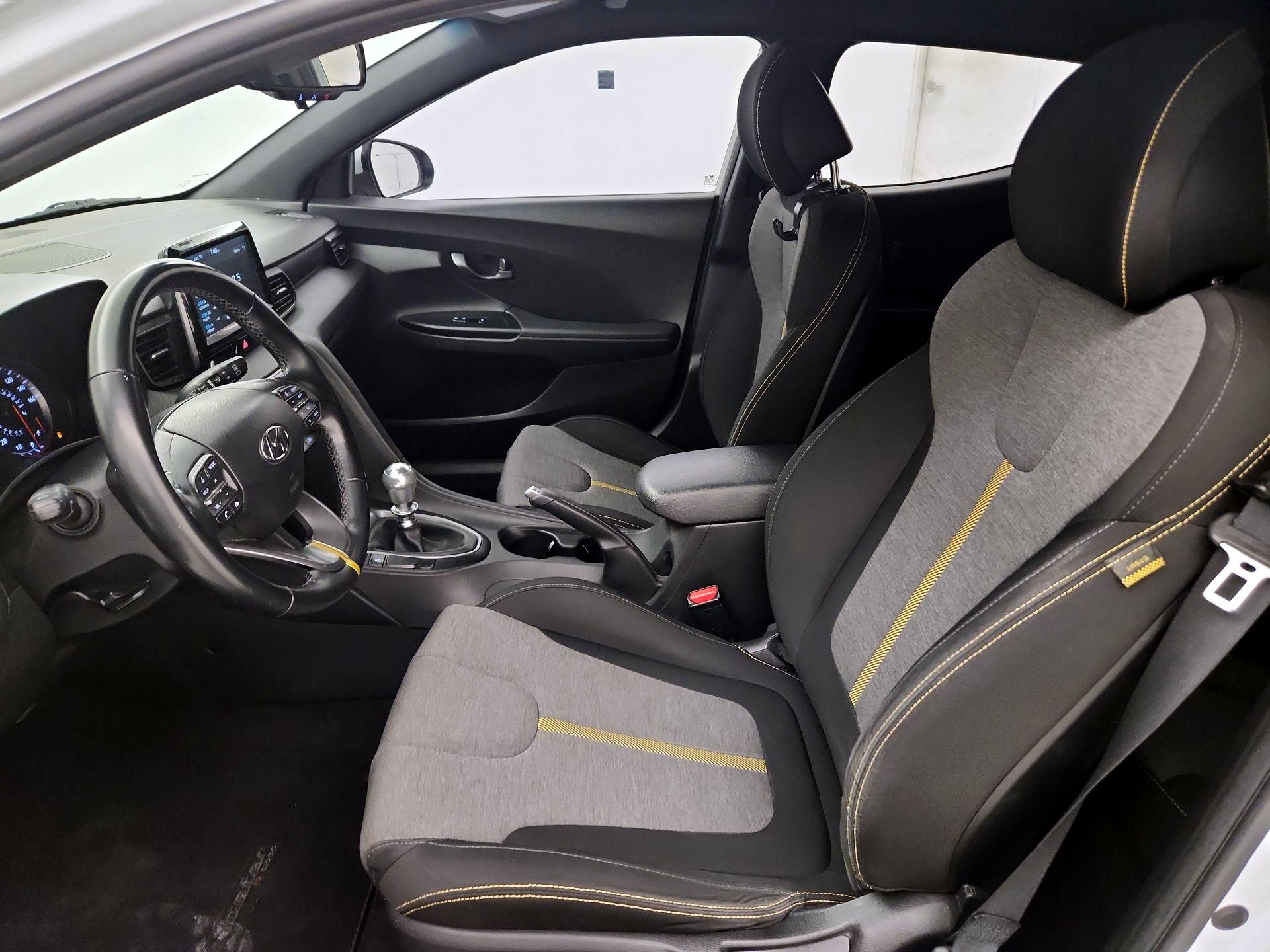 Thumbnail: 2019 Hyundai Veloster - 11