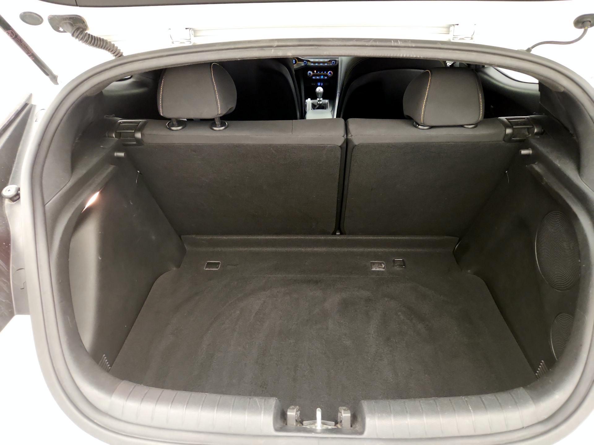 Thumbnail: 2019 Hyundai Veloster - 20