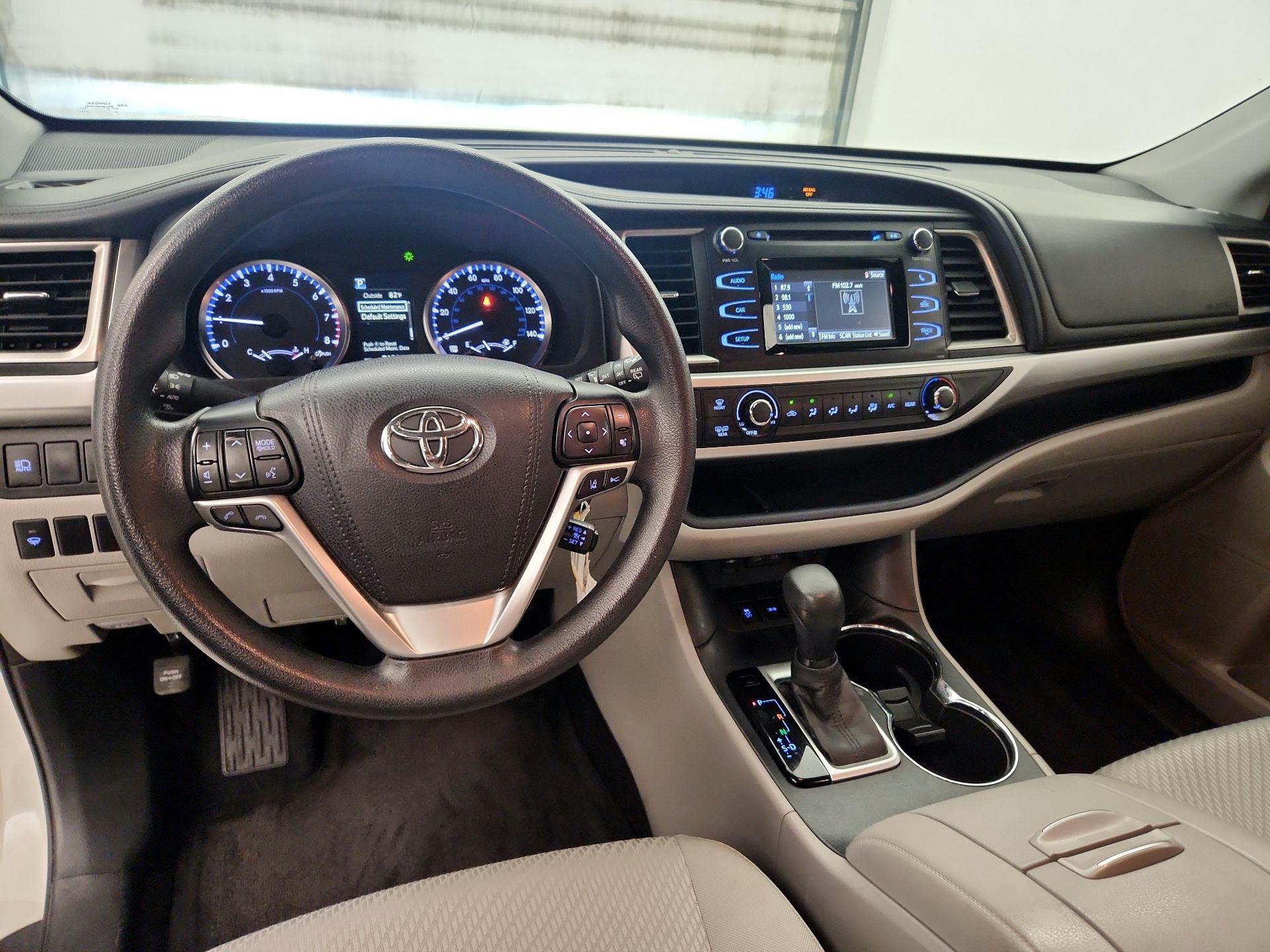 Thumbnail: 2017 Toyota Highlander - 9