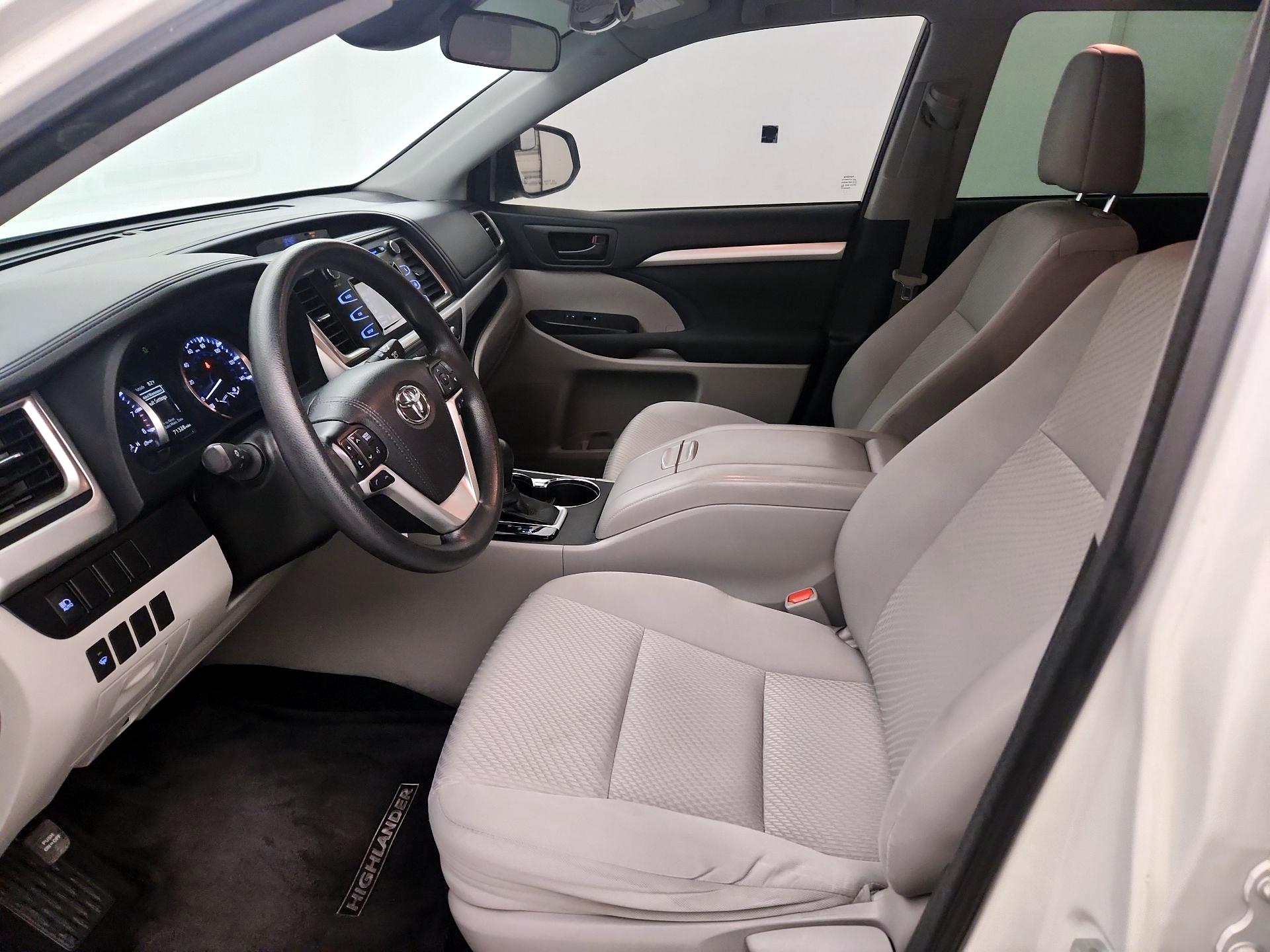 Thumbnail: 2017 Toyota Highlander - 11