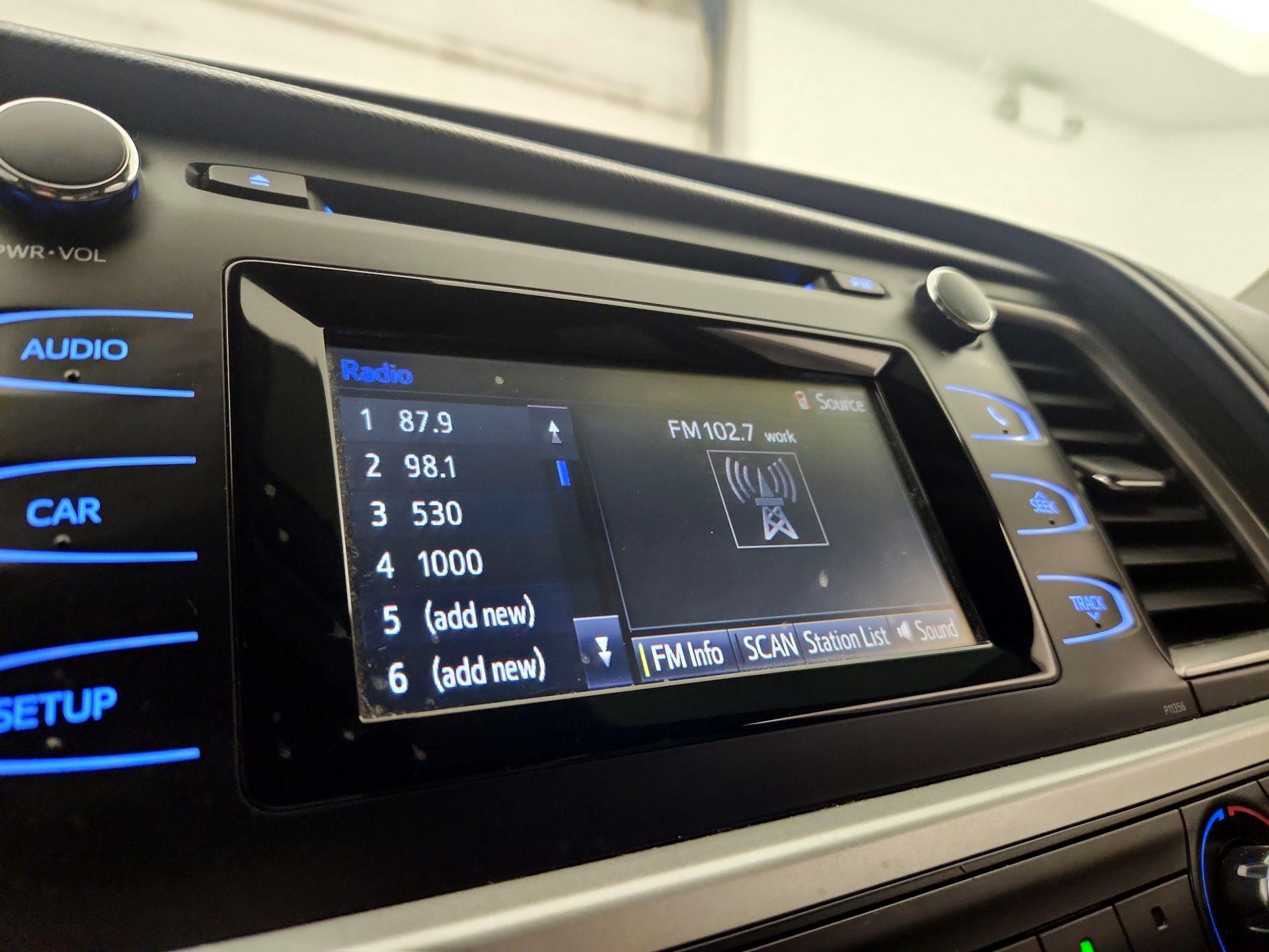 Thumbnail: 2017 Toyota Highlander - 15