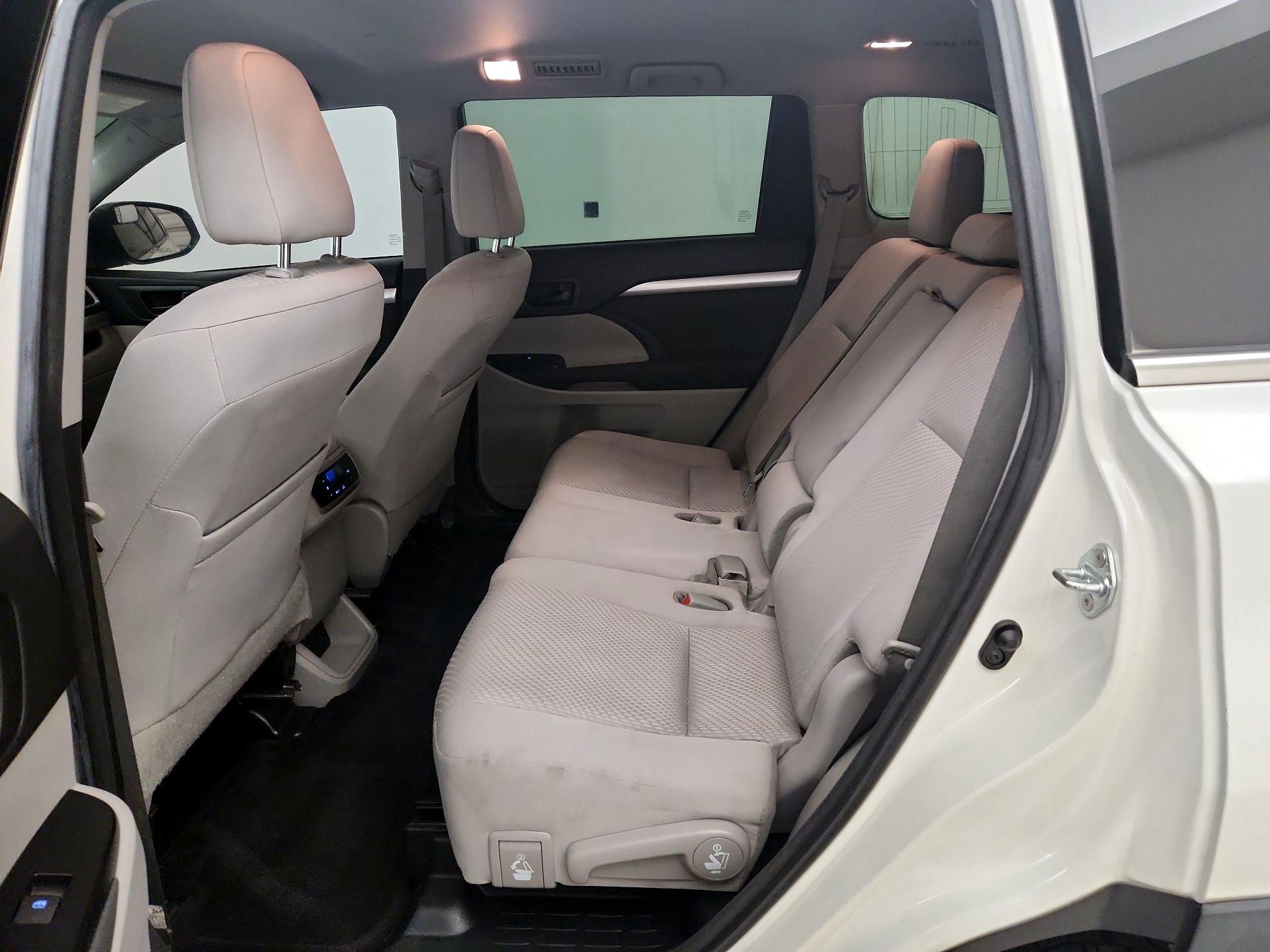 Thumbnail: 2017 Toyota Highlander - 19