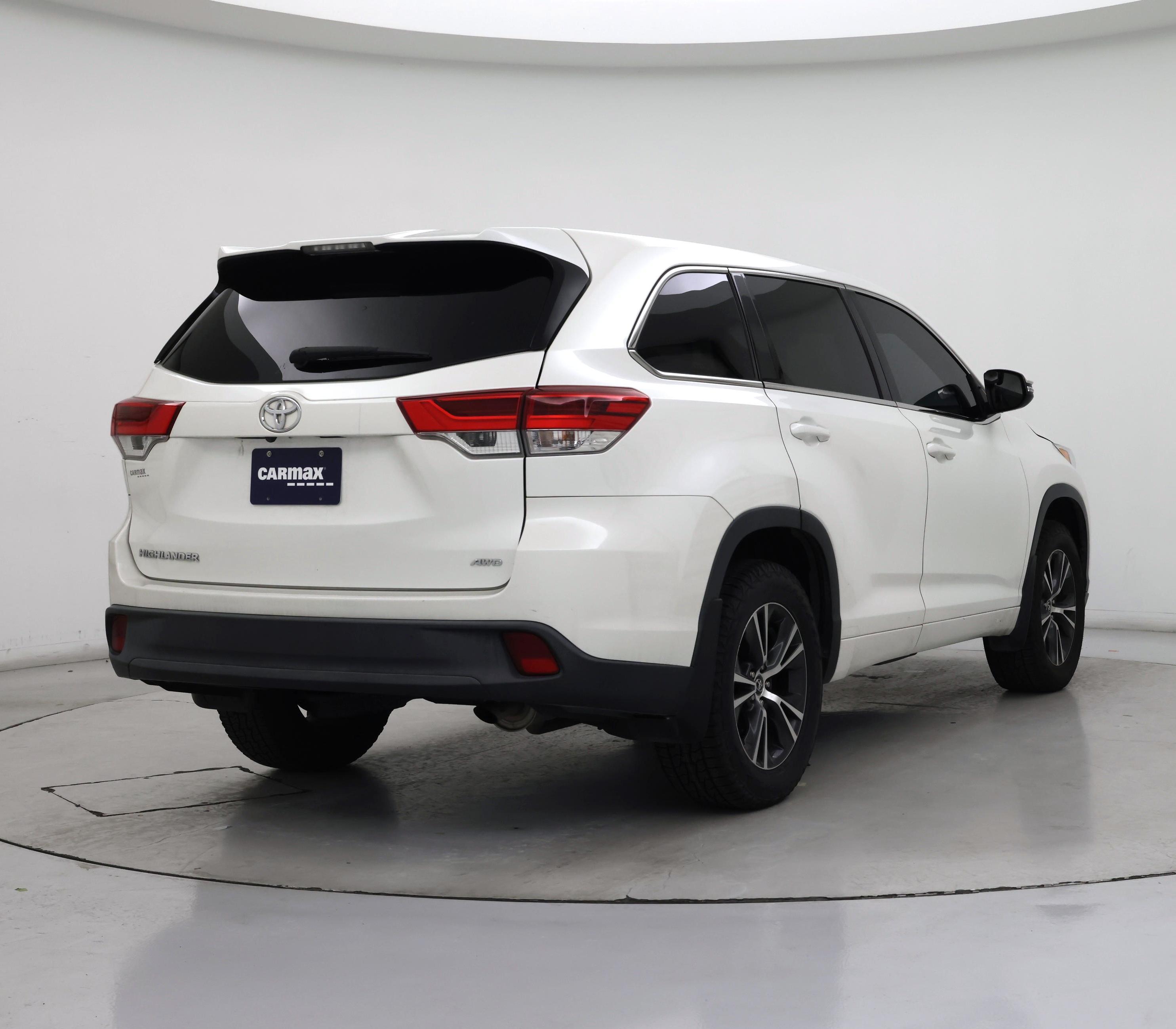 Thumbnail: 2017 Toyota Highlander - 8