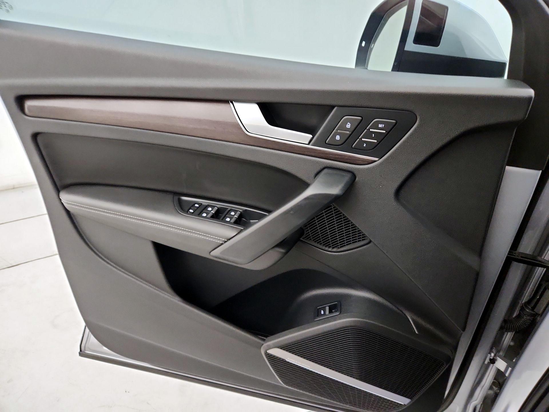 Thumbnail: 2022 Audi Q5 - 12
