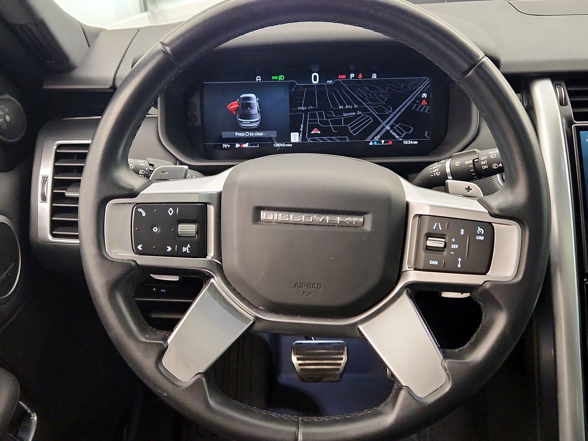 Thumbnail: 2023 Land Rover Discovery - 10