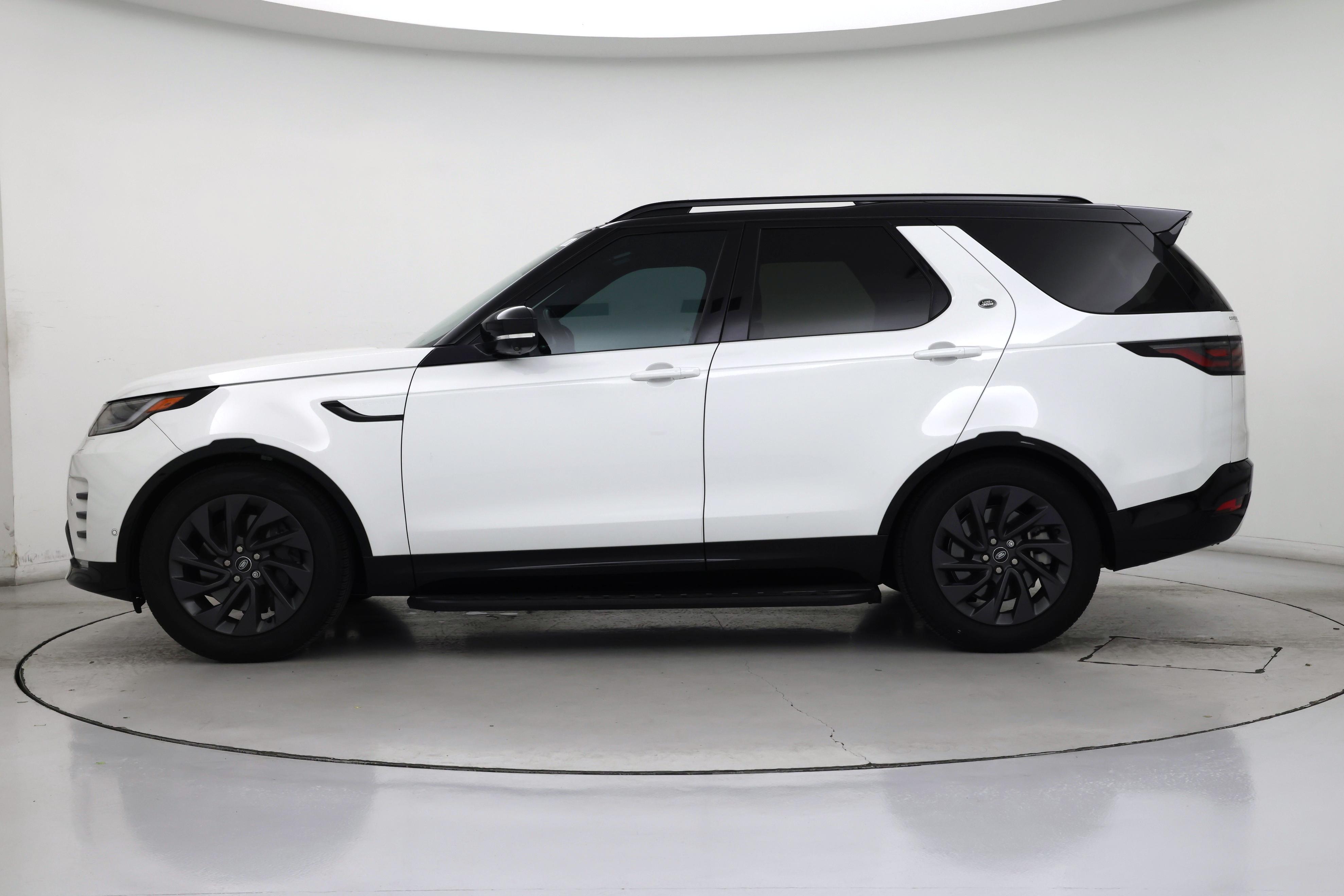 Thumbnail: 2023 Land Rover Discovery - 3