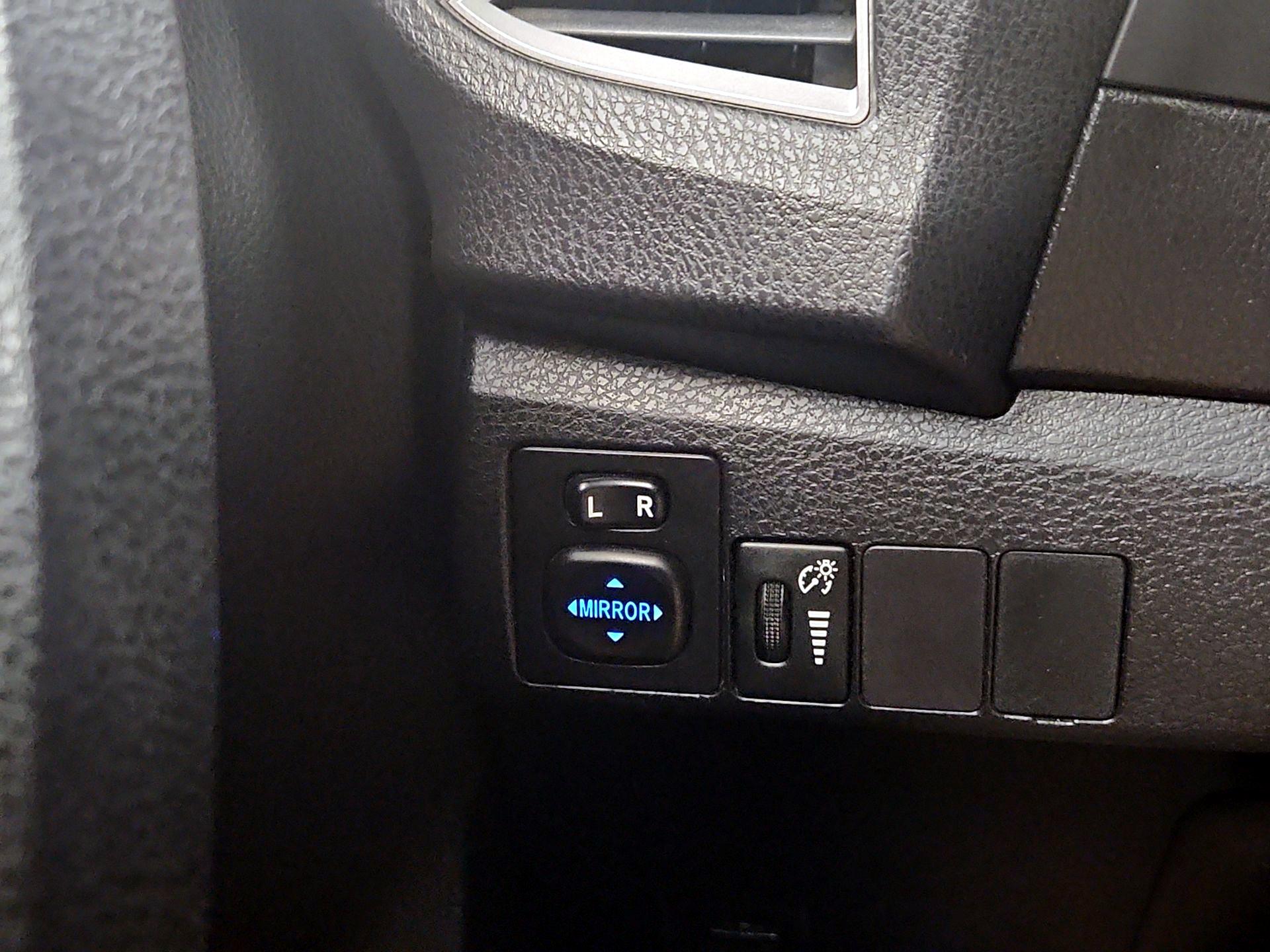 Thumbnail: 2016 Toyota Corolla - 13