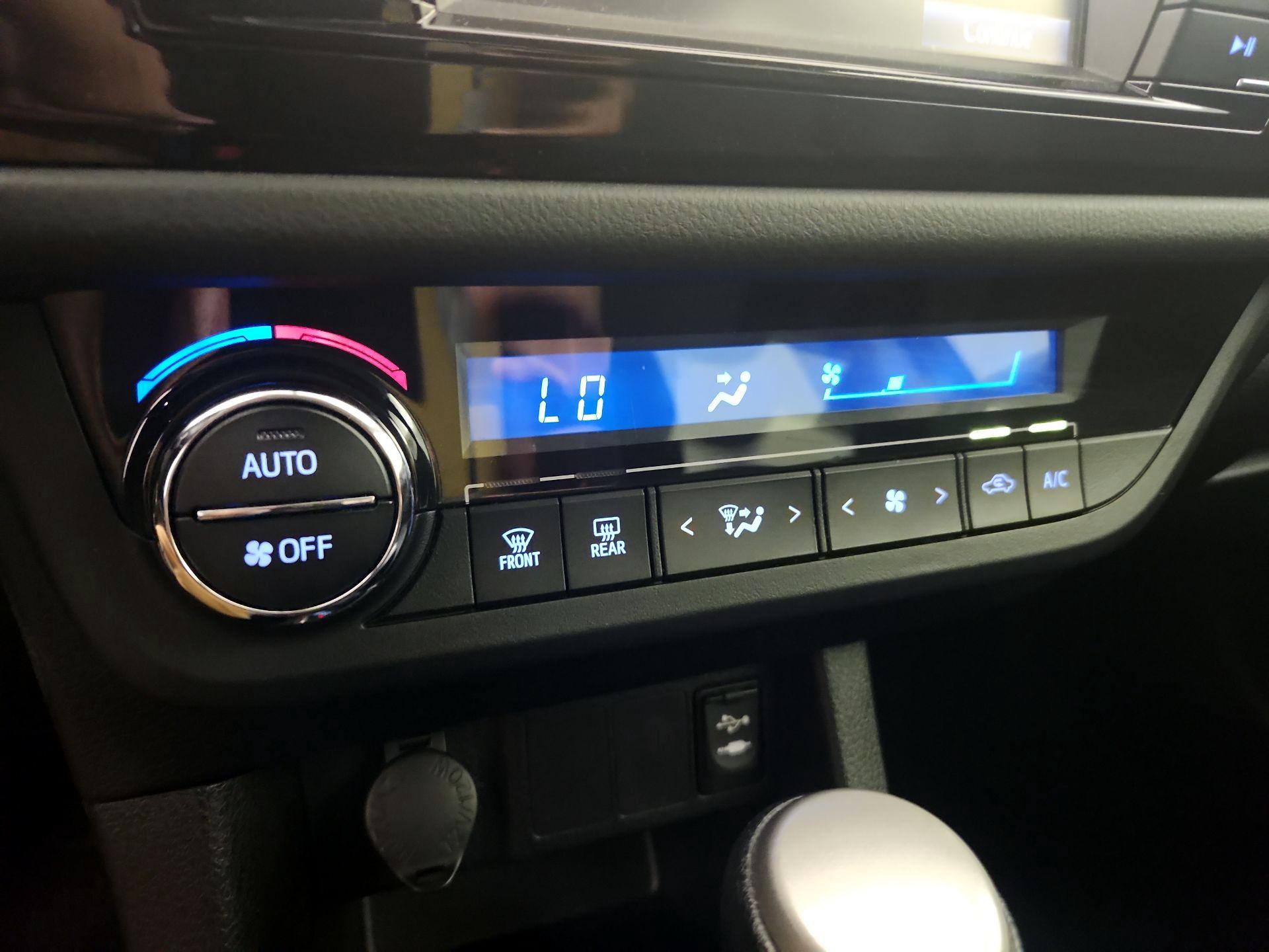 Thumbnail: 2016 Toyota Corolla - 16