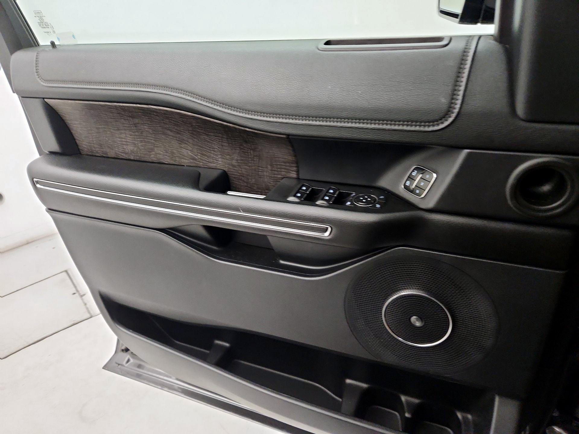 Thumbnail: 2019 Ford Expedition - 12