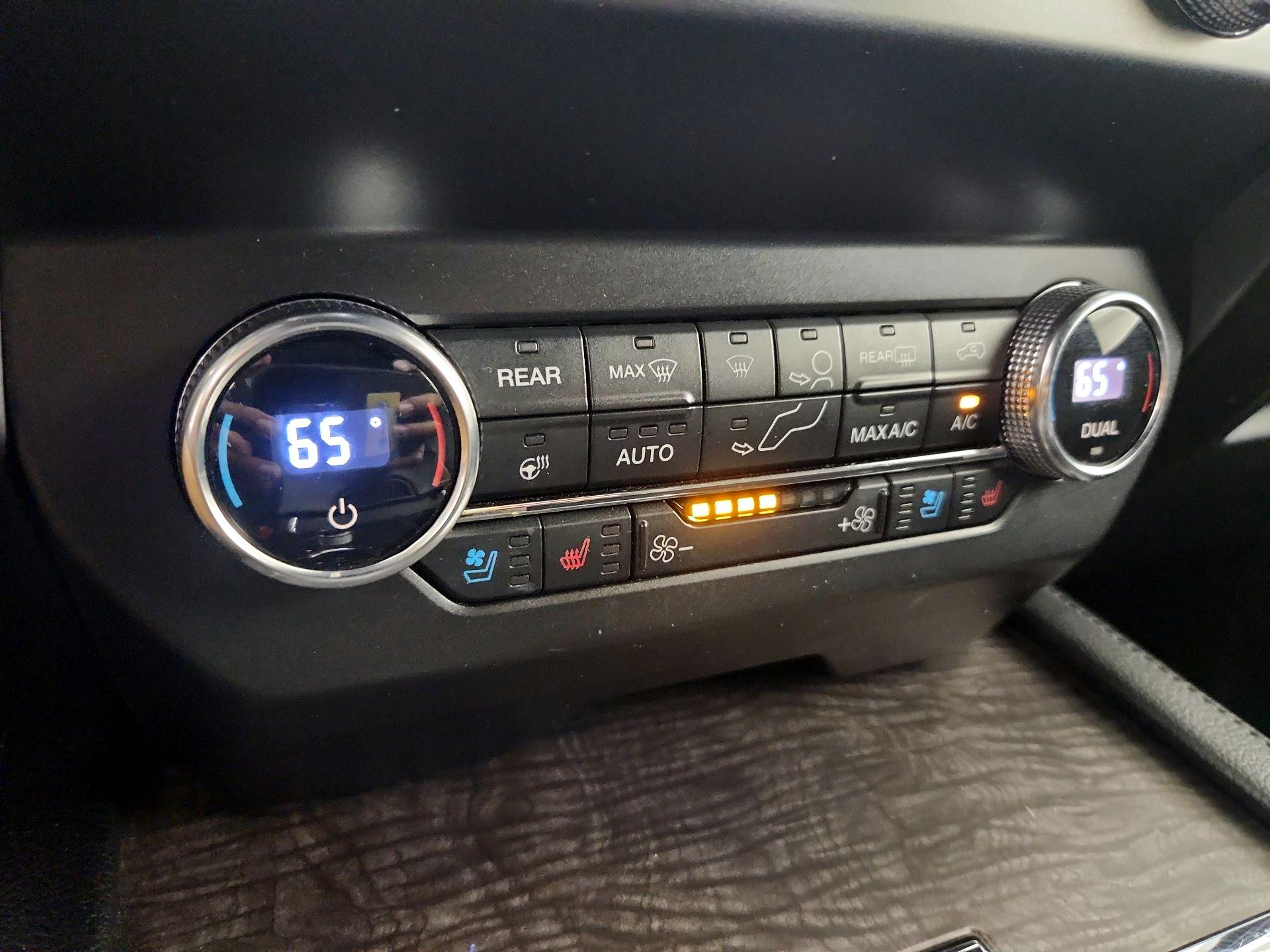 Thumbnail: 2019 Ford Expedition - 16