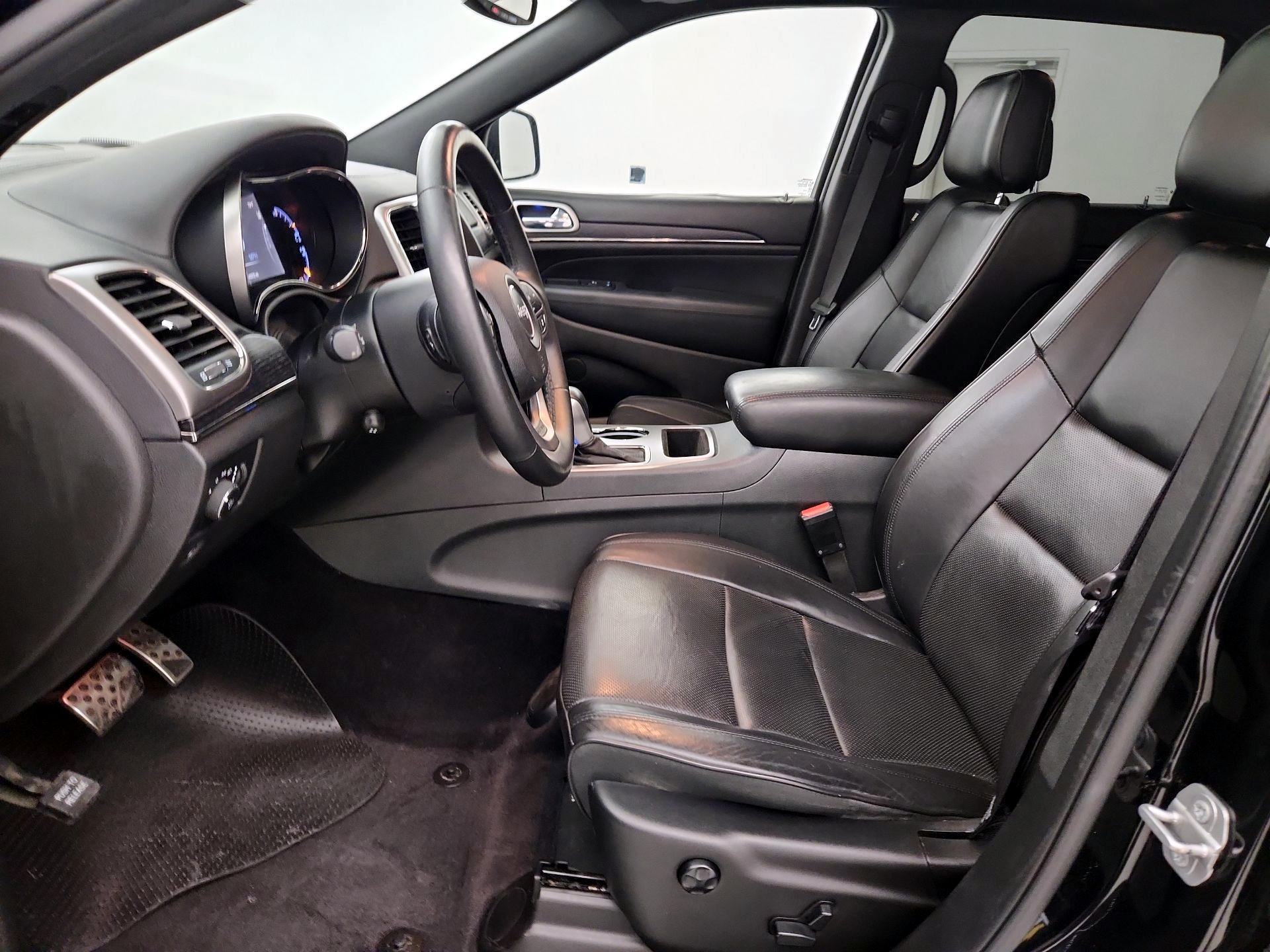 Thumbnail: 2018 Jeep Grand Cherokee - 11